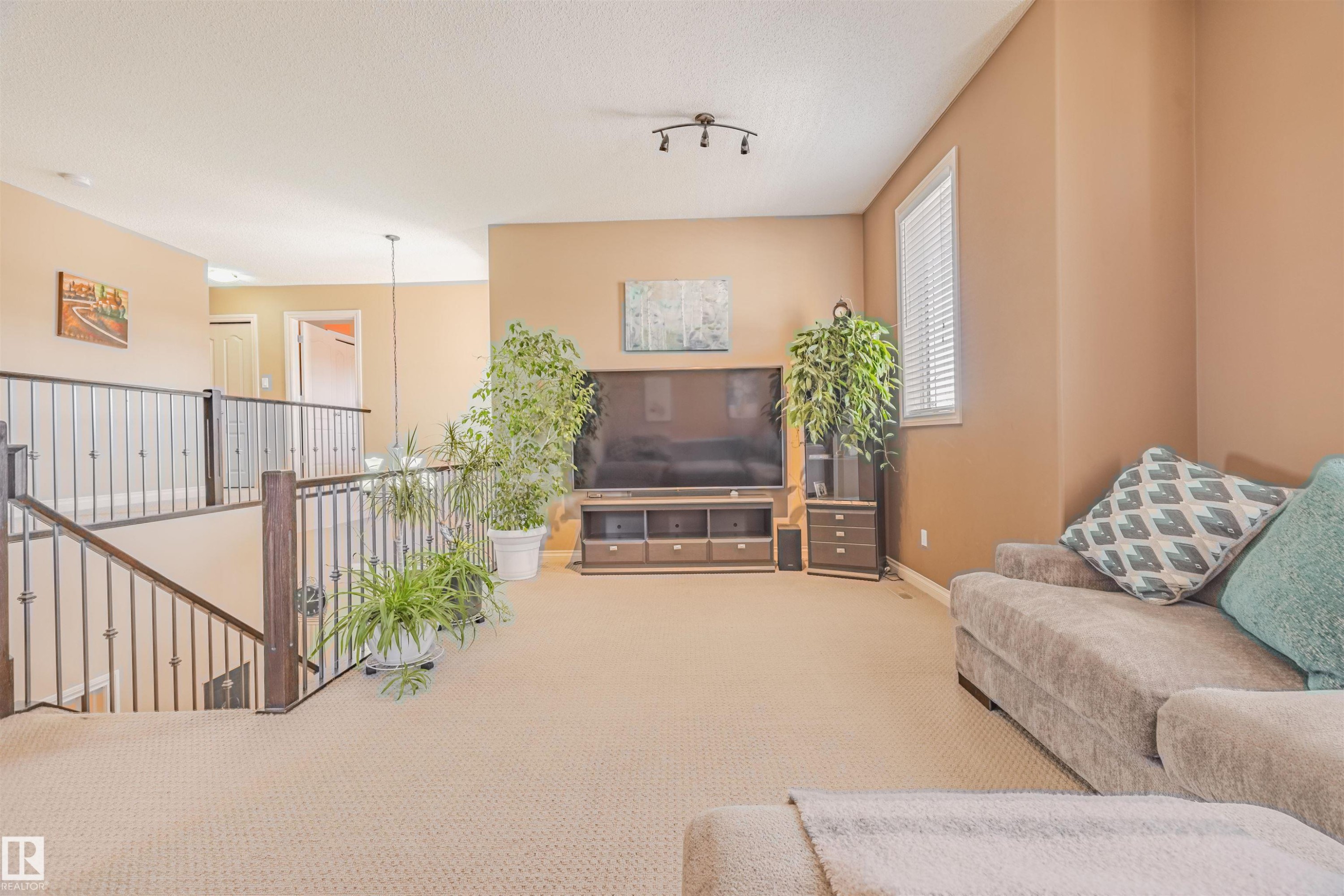 57 Homestead Crescent Nw, Edmonton, AB - Indoor