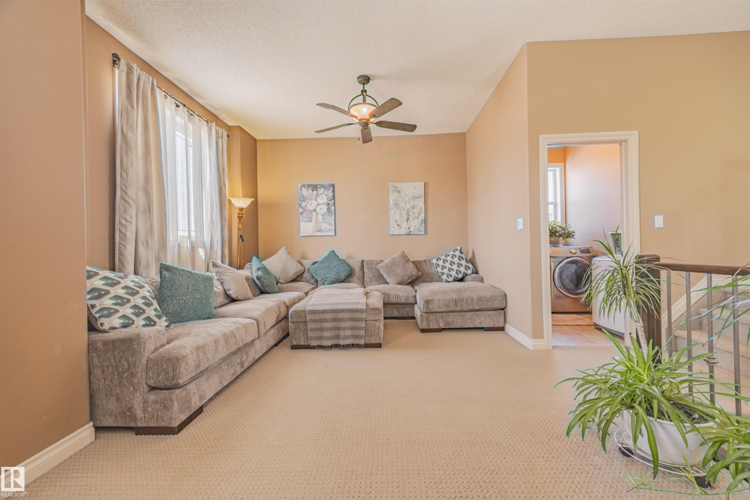 57 Homestead Crescent Nw, Edmonton, AB - Indoor Photo Showing Living Room