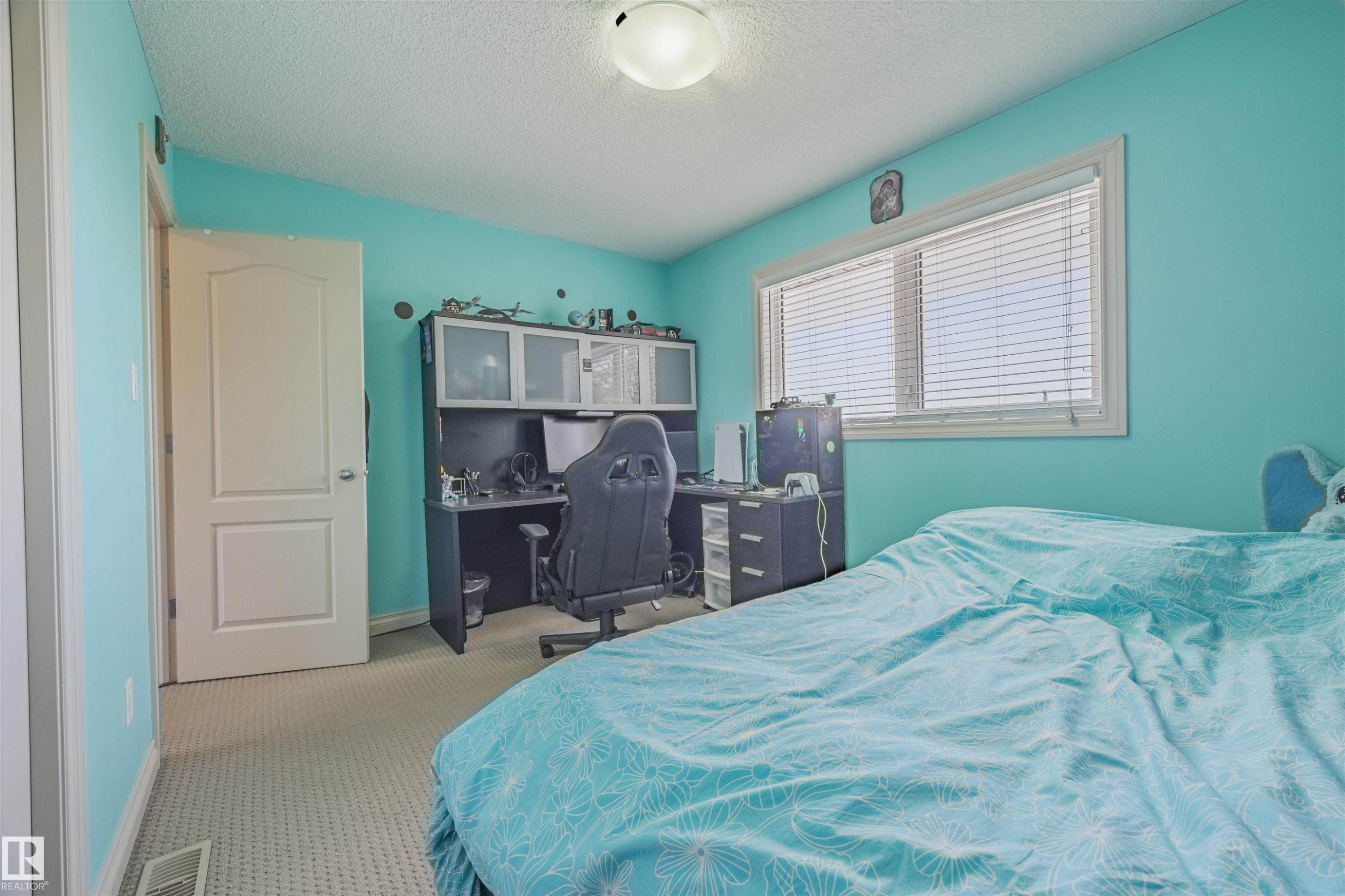 Upstairs bedroom #3. - 57 Homestead Crescent Nw, Edmonton, AB - Indoor Photo Showing Bedroom
