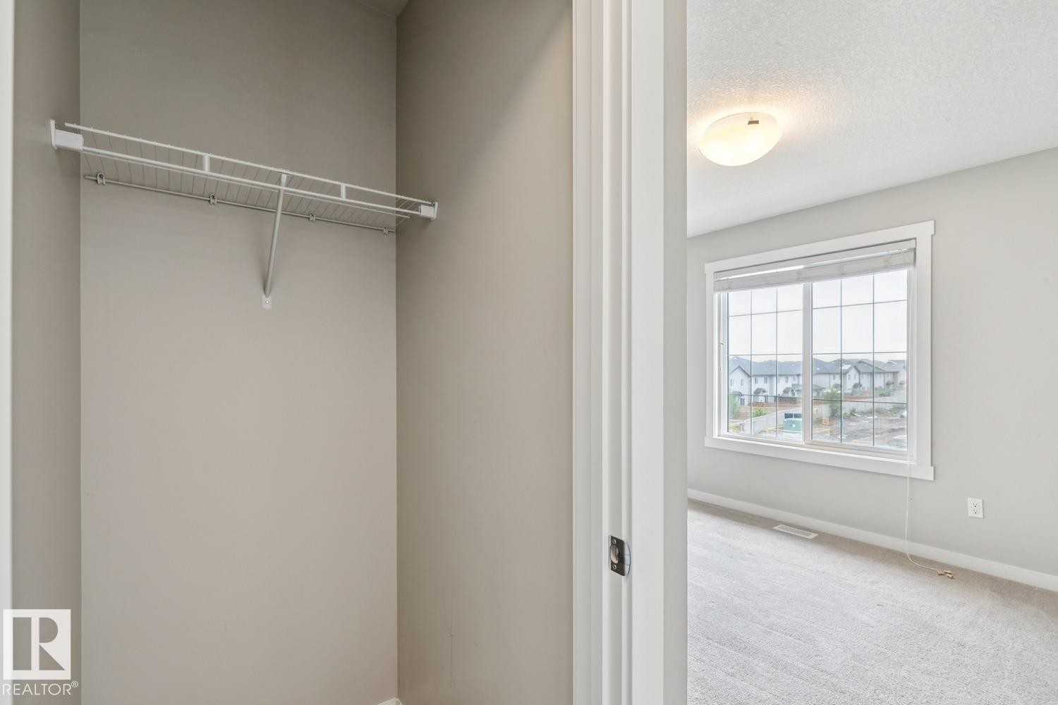 739 Allard Boulevard Sw, Edmonton, AB - Indoor Photo Showing Other Room