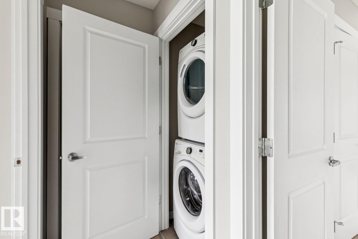 739 Allard Boulevard Sw, Edmonton, AB - Indoor Photo Showing Laundry Room