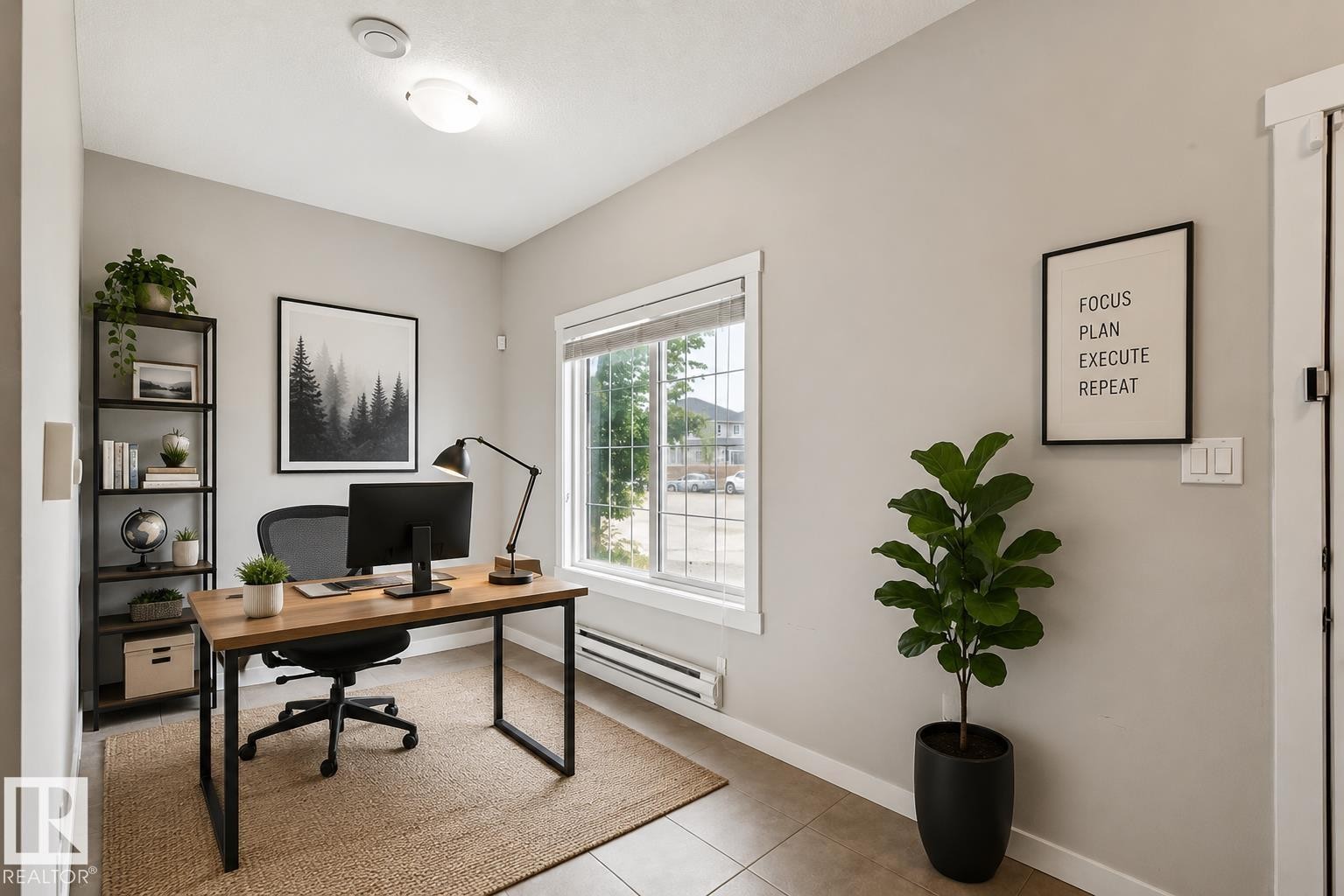 739 Allard Boulevard Sw, Edmonton, AB - Indoor Photo Showing Office