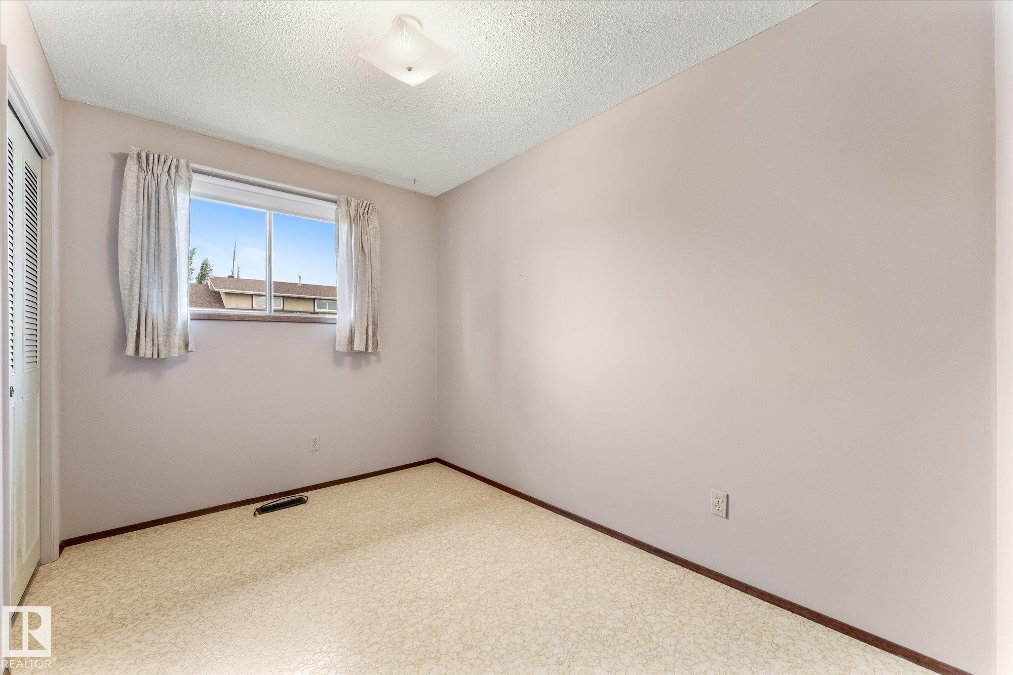 11008 162A Avenue, Edmonton, AB