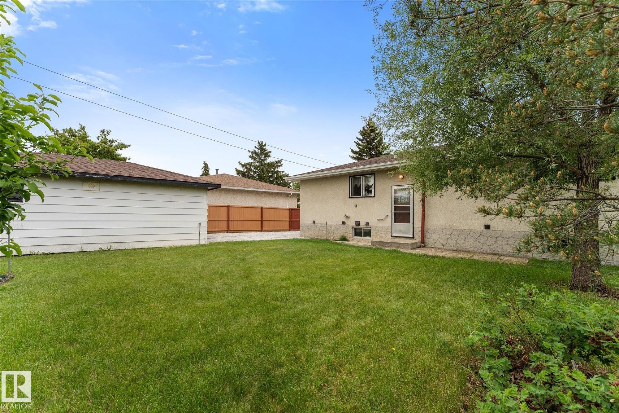 11008 162A Avenue, Edmonton, AB