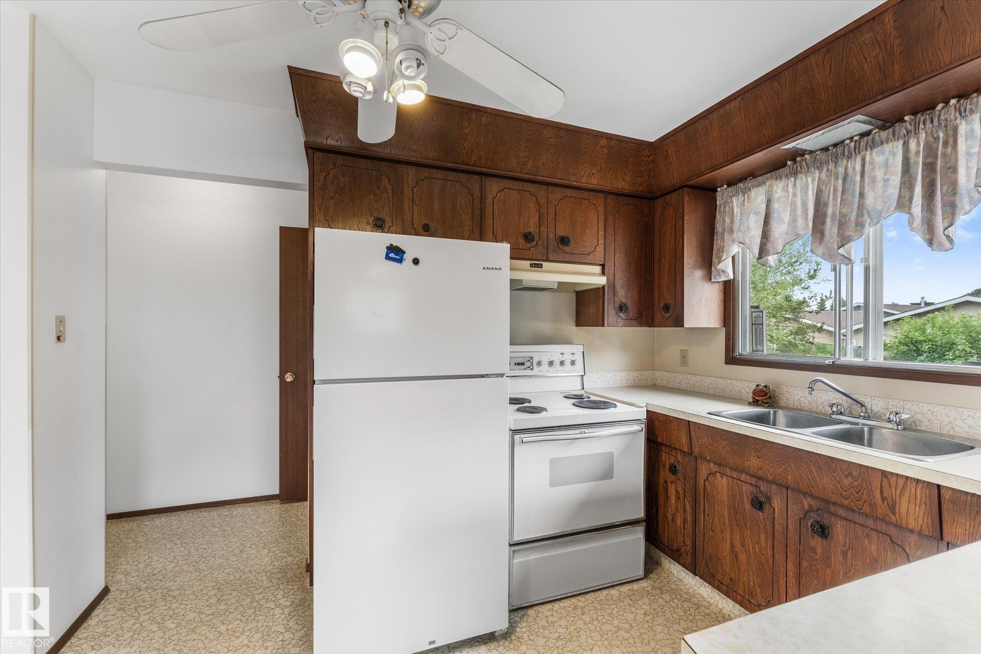 11008 162A Avenue, Edmonton, AB