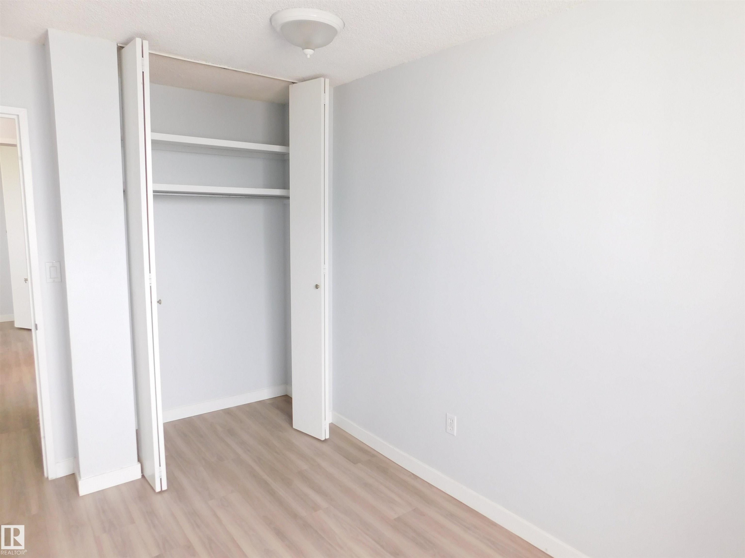 903 13910 Stony Plain Road, Edmonton, AB