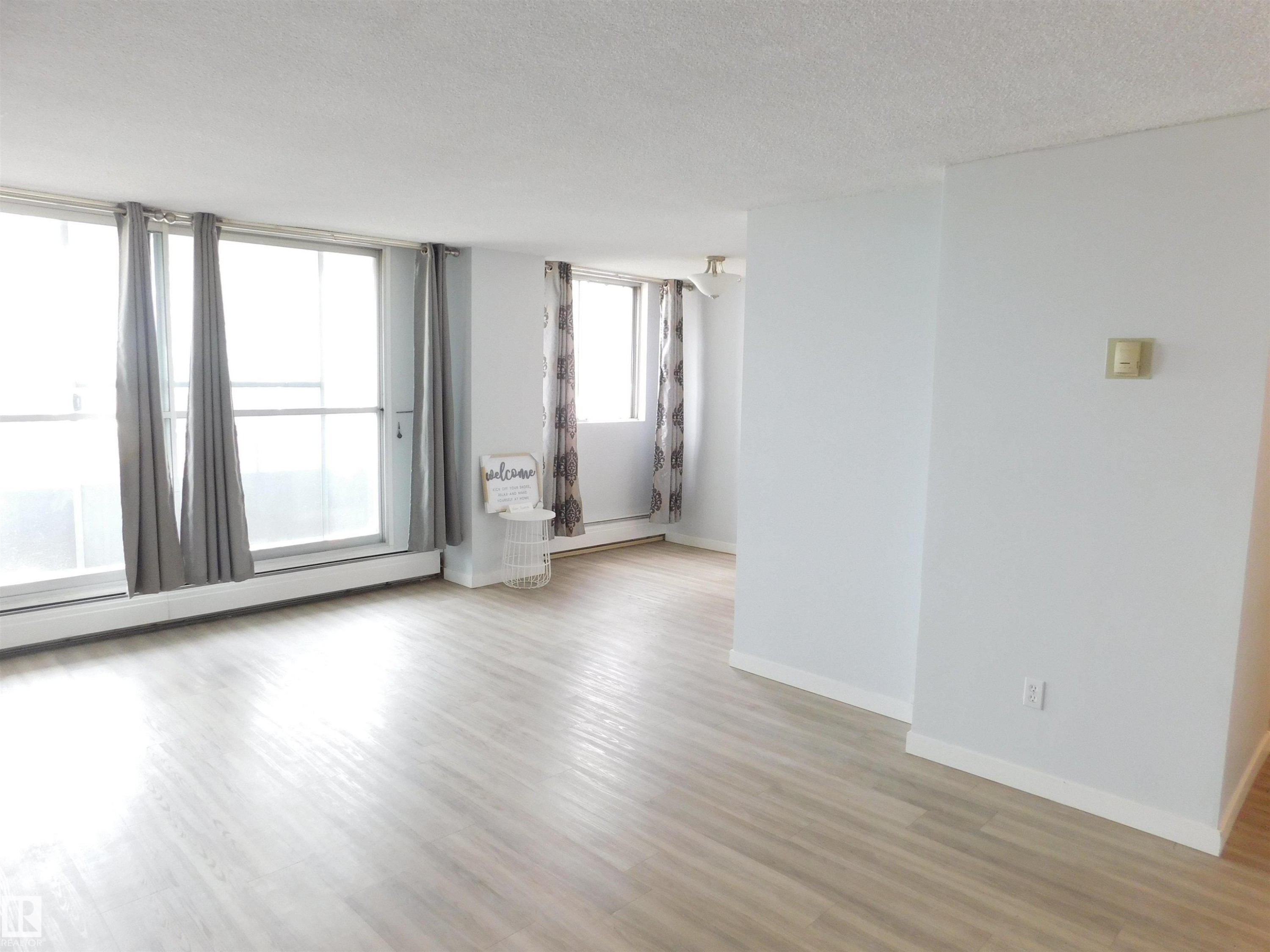 903 13910 Stony Plain Road, Edmonton, AB