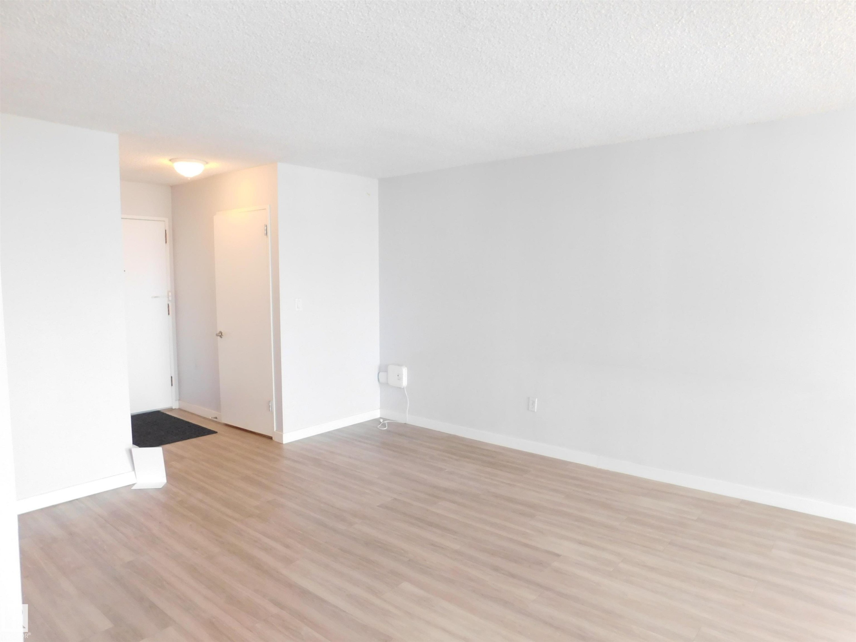 903 13910 Stony Plain Road, Edmonton, AB