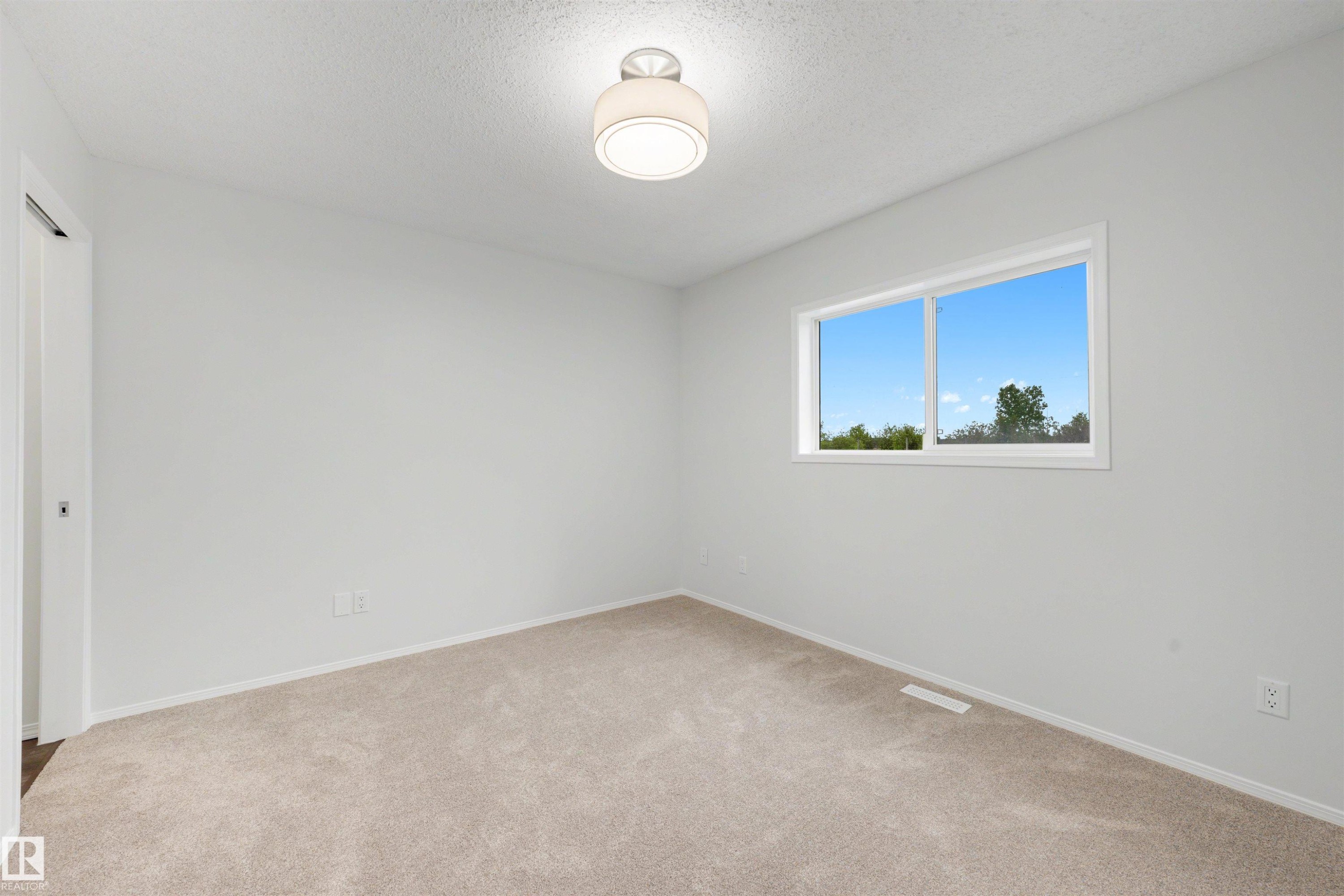 11815 8 Avenue, Edmonton, AB