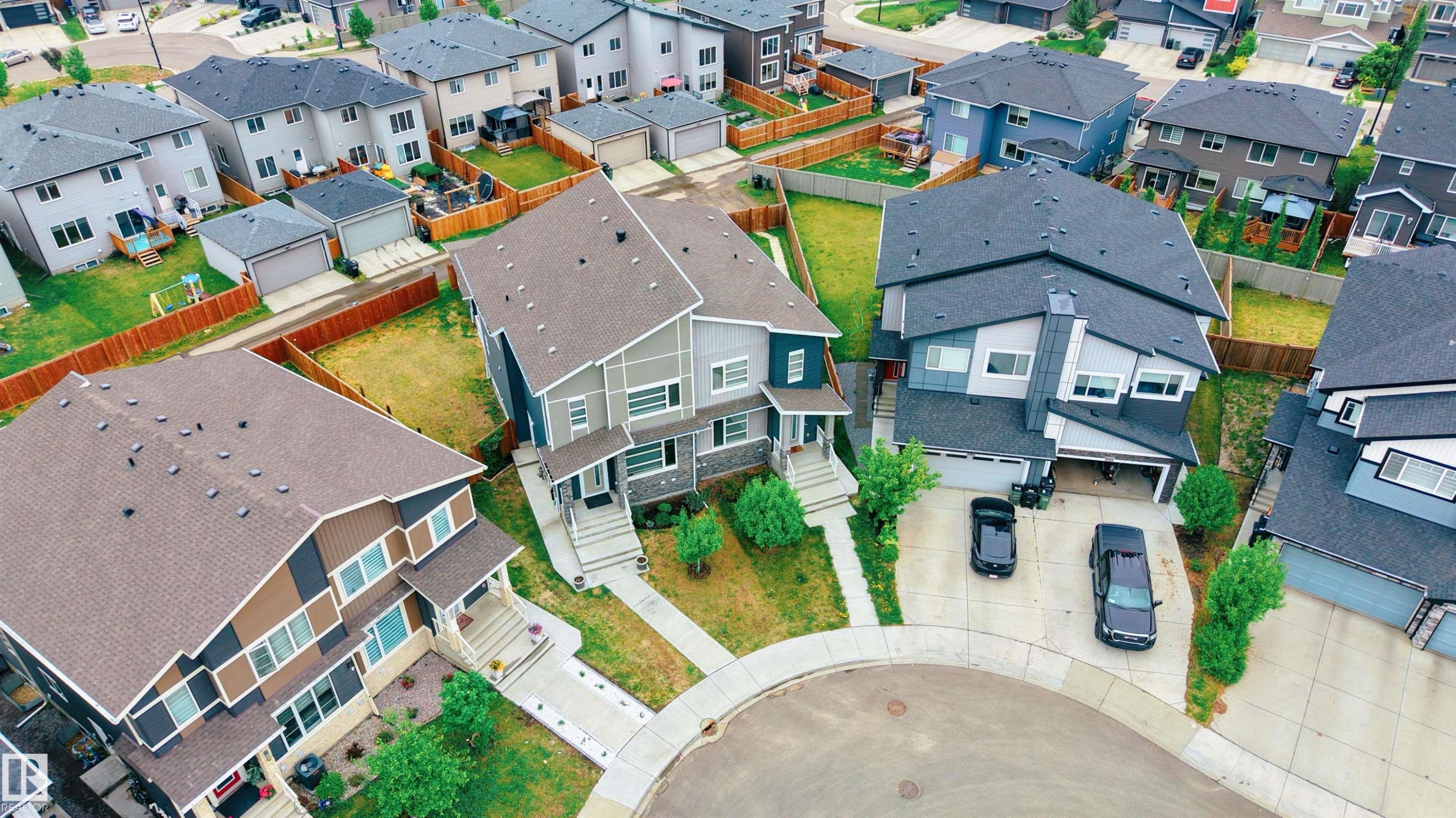 9338 Pear Link, Edmonton, AB