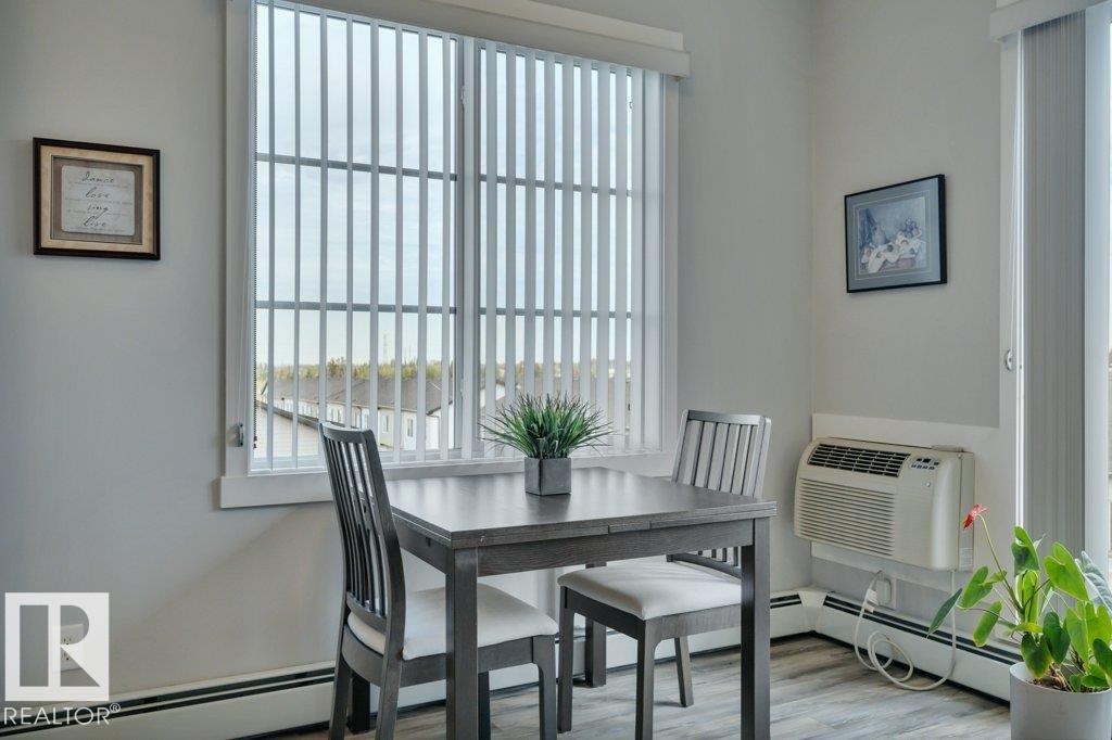 402 812 Welsh Drive Sw, Edmonton, AB - Indoor Photo Showing Dining Room