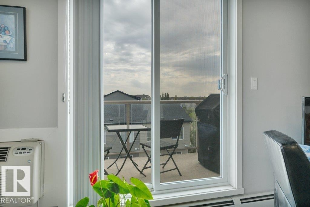 402 812 Welsh Drive Sw, Edmonton, AB - Indoor Photo Showing Other Room
