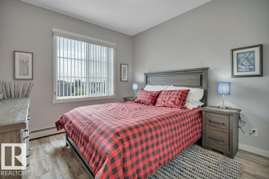 402 812 Welsh Drive Sw, Edmonton, AB - Indoor Photo Showing Bedroom