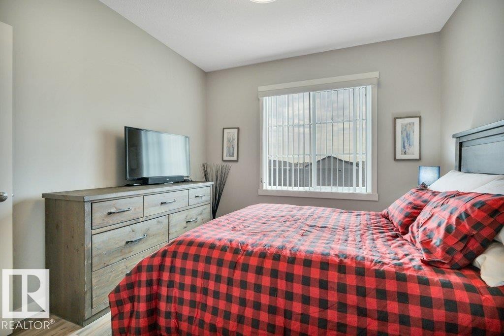 402 812 Welsh Drive Sw, Edmonton, AB - Indoor Photo Showing Bedroom