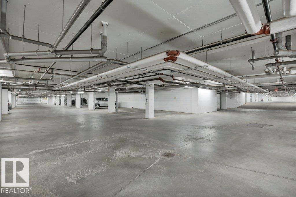 402 812 Welsh Drive Sw, Edmonton, AB - Indoor Photo Showing Garage