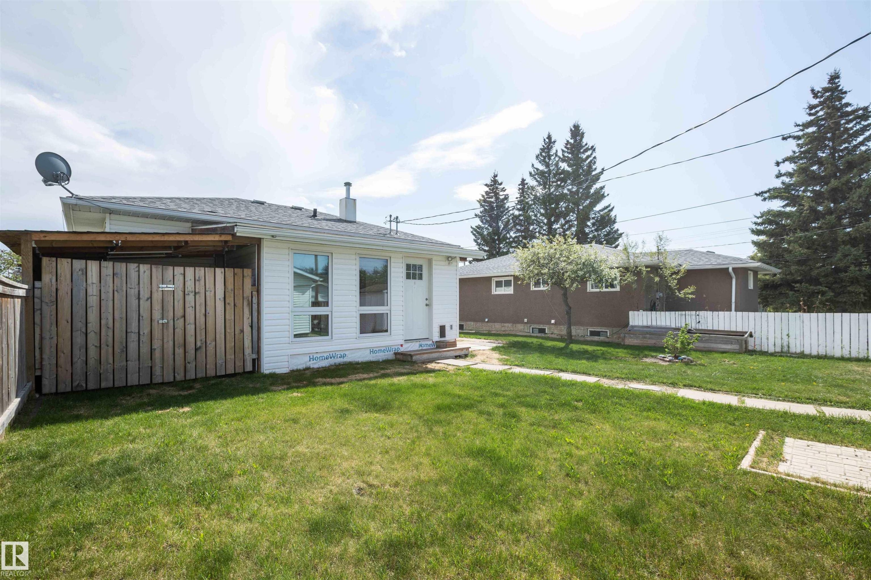 Back house - 4414 54 Avenue, Barrhead, AB - Outdoor