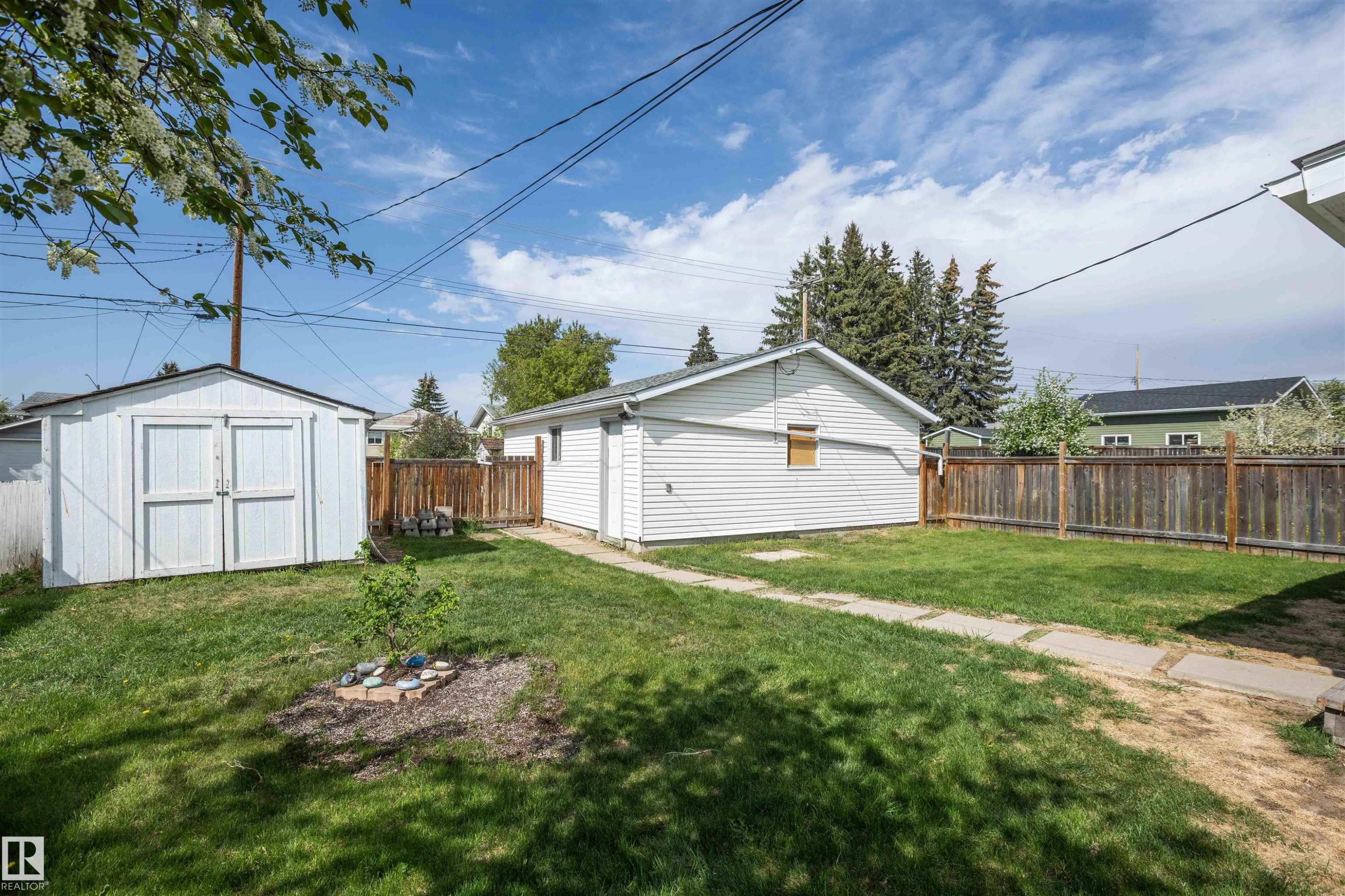 Yard - 4414 54 Avenue, Barrhead, AB - Outdoor
