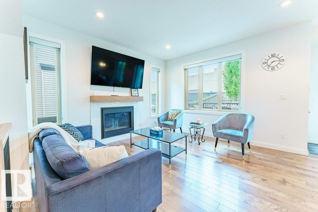 17347 11 Avenue Sw, Edmonton, AB