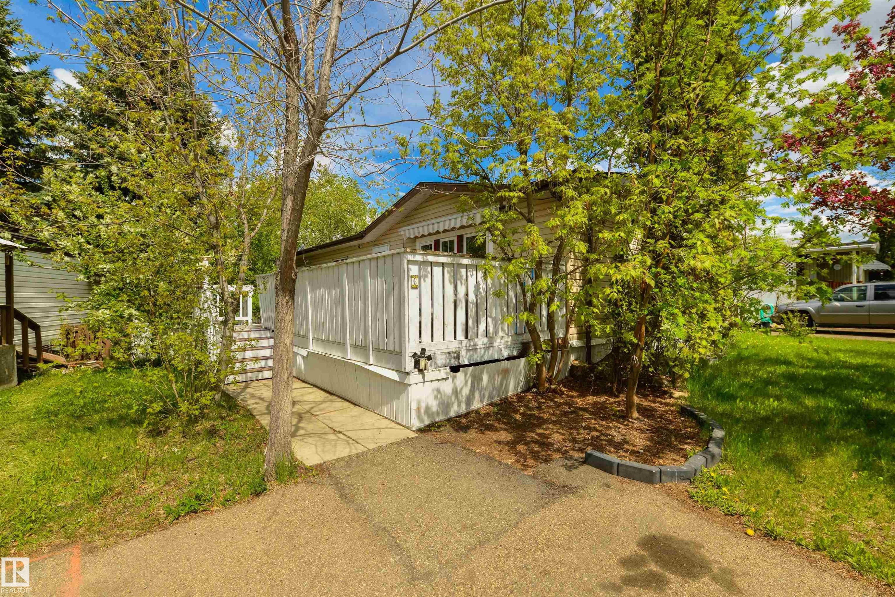 6 Hillcrest Drive, Edmonton, AB - Outdoor