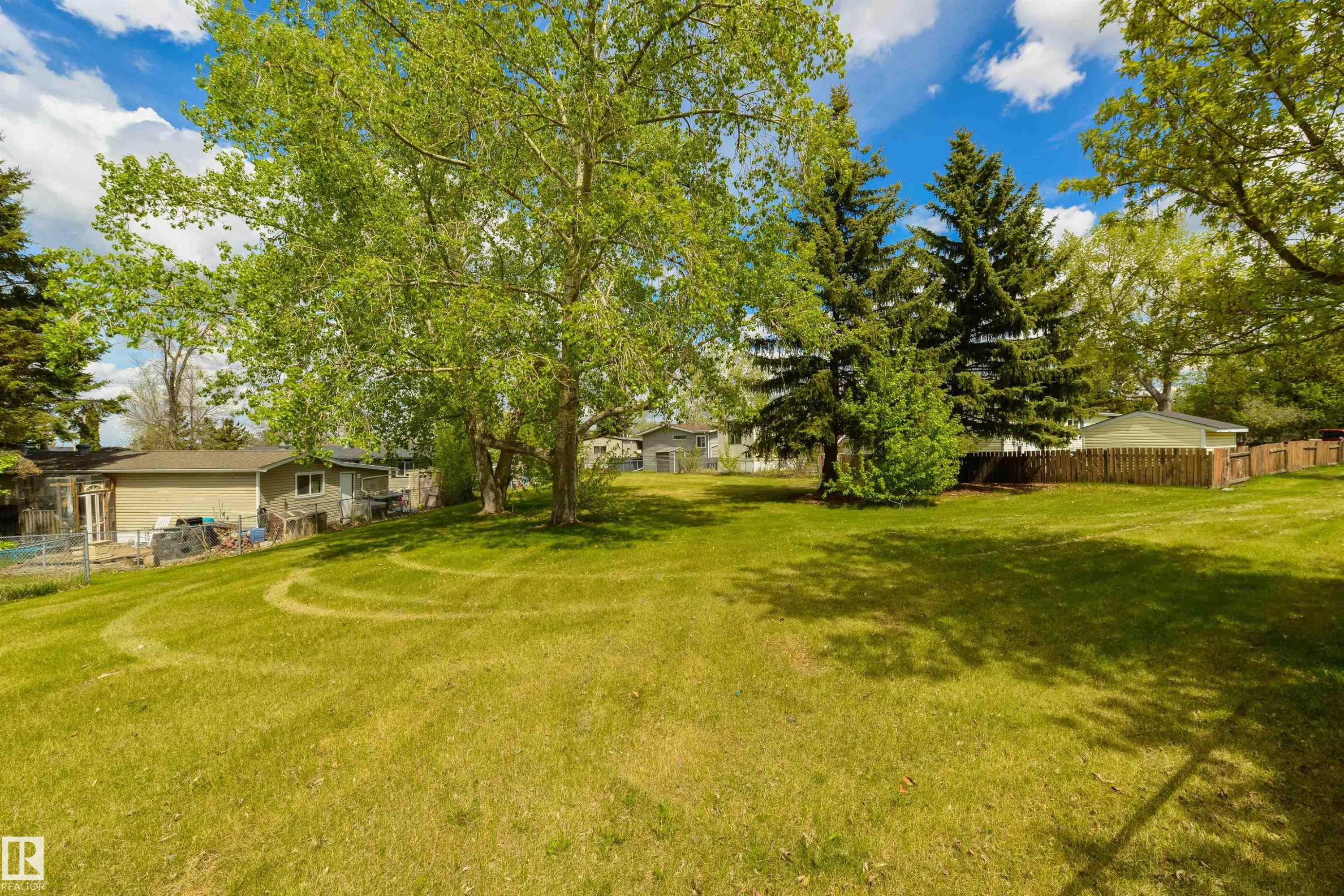 6 Hillcrest Drive, Edmonton, AB - Outdoor