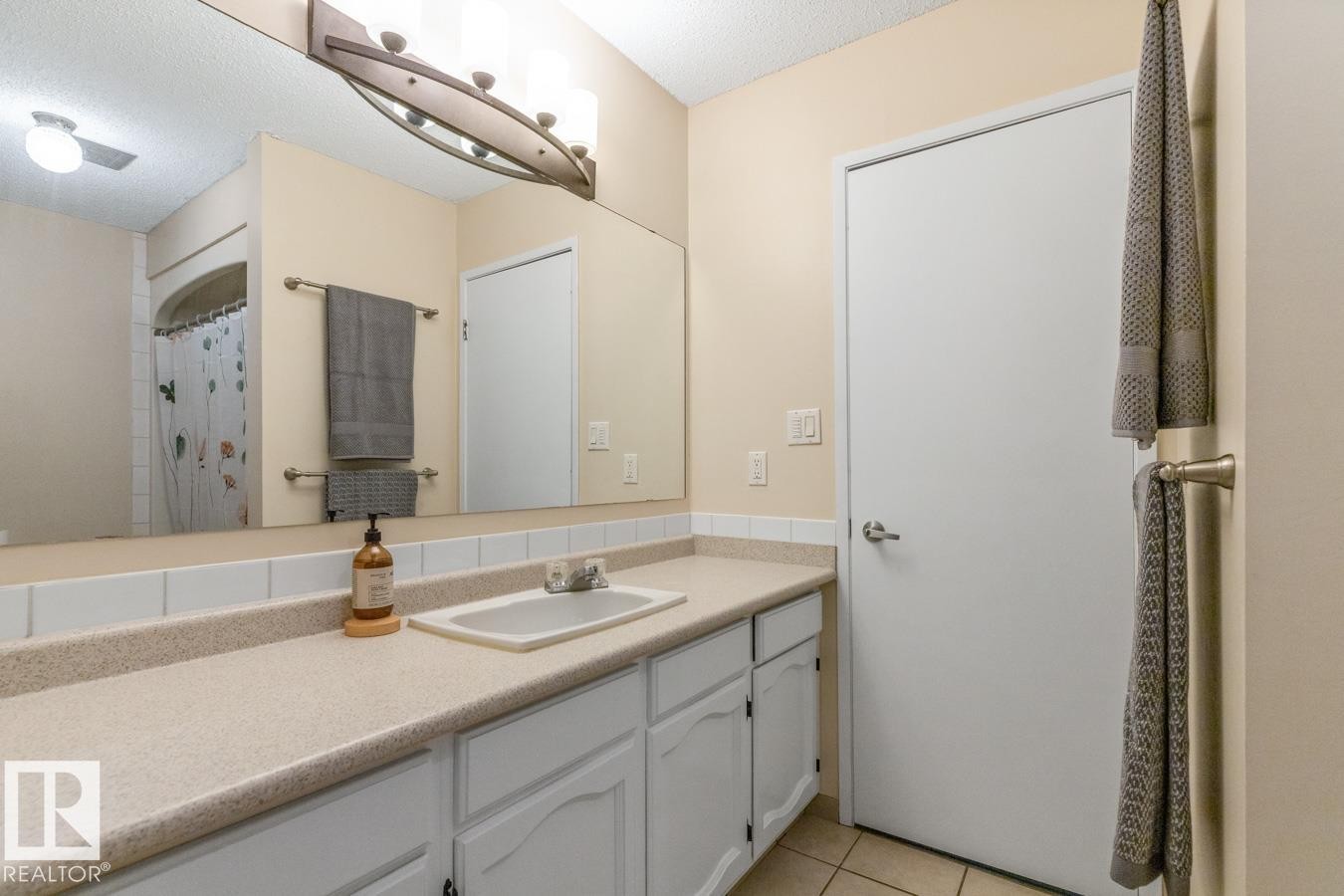 15731 121 Street, Edmonton, AB