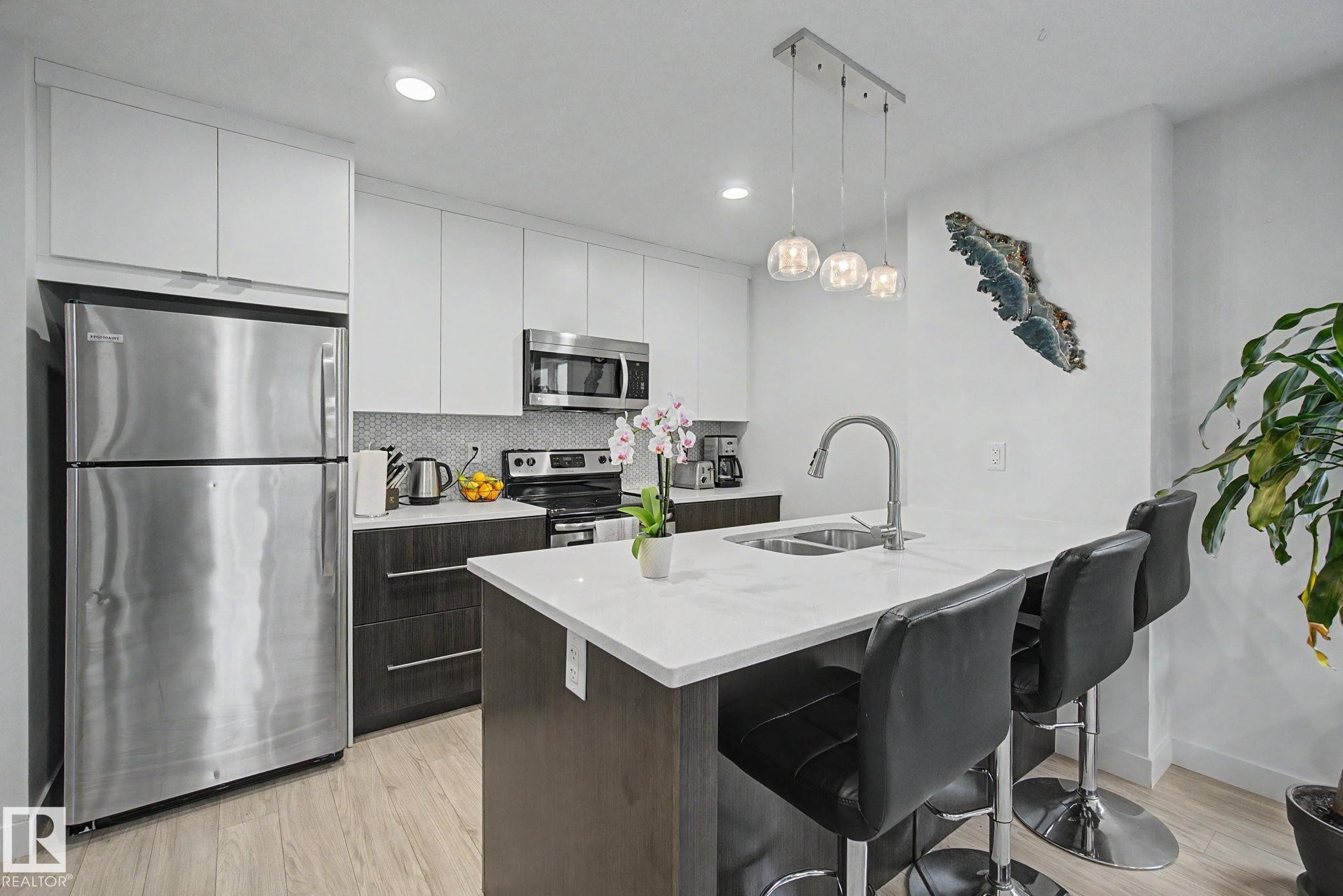 12035 93 Street Nw, Edmonton, AB