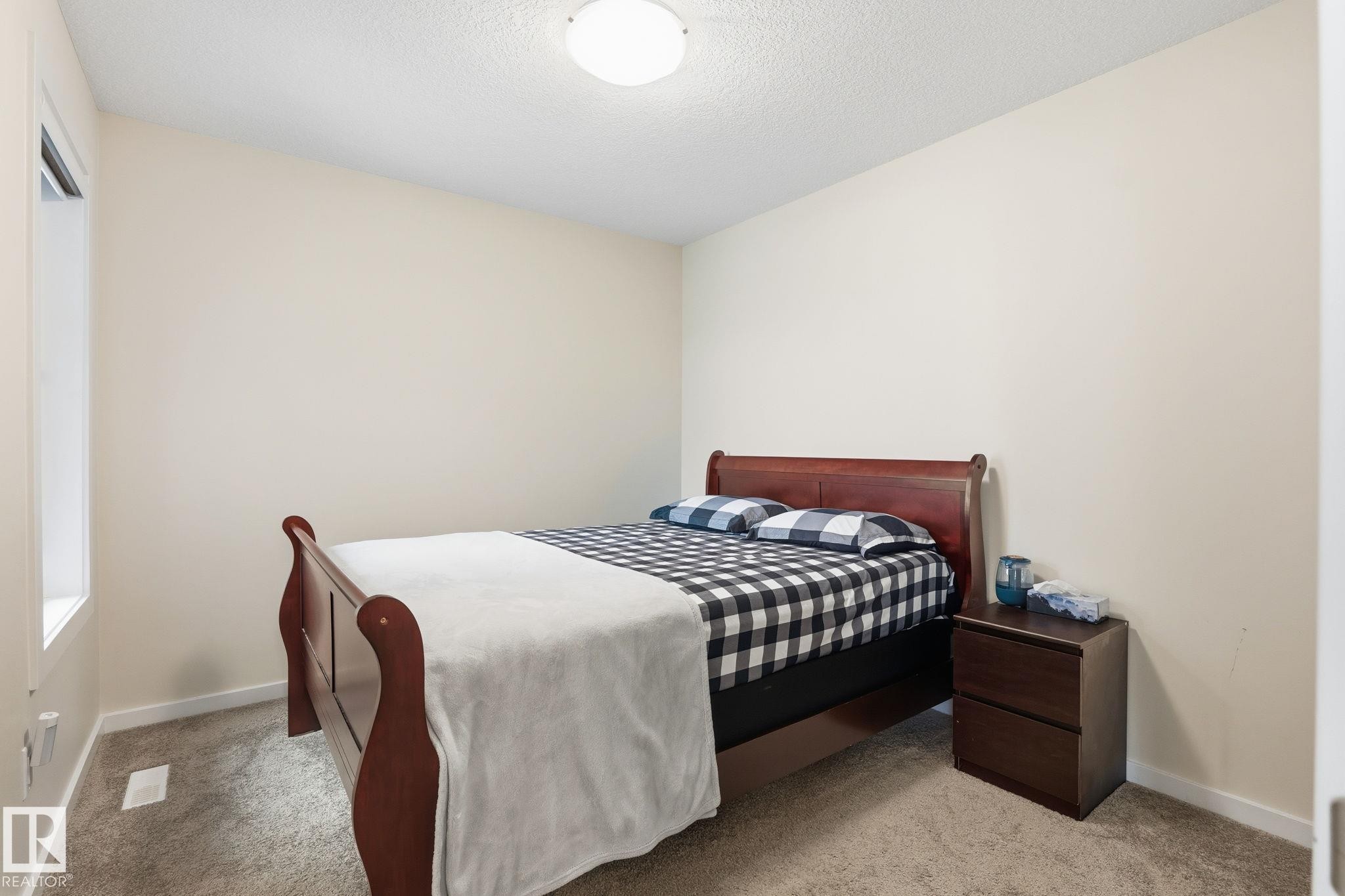 Room with neutral-toned walls and carpeted flooring - 20011 26, Edmonton, AB