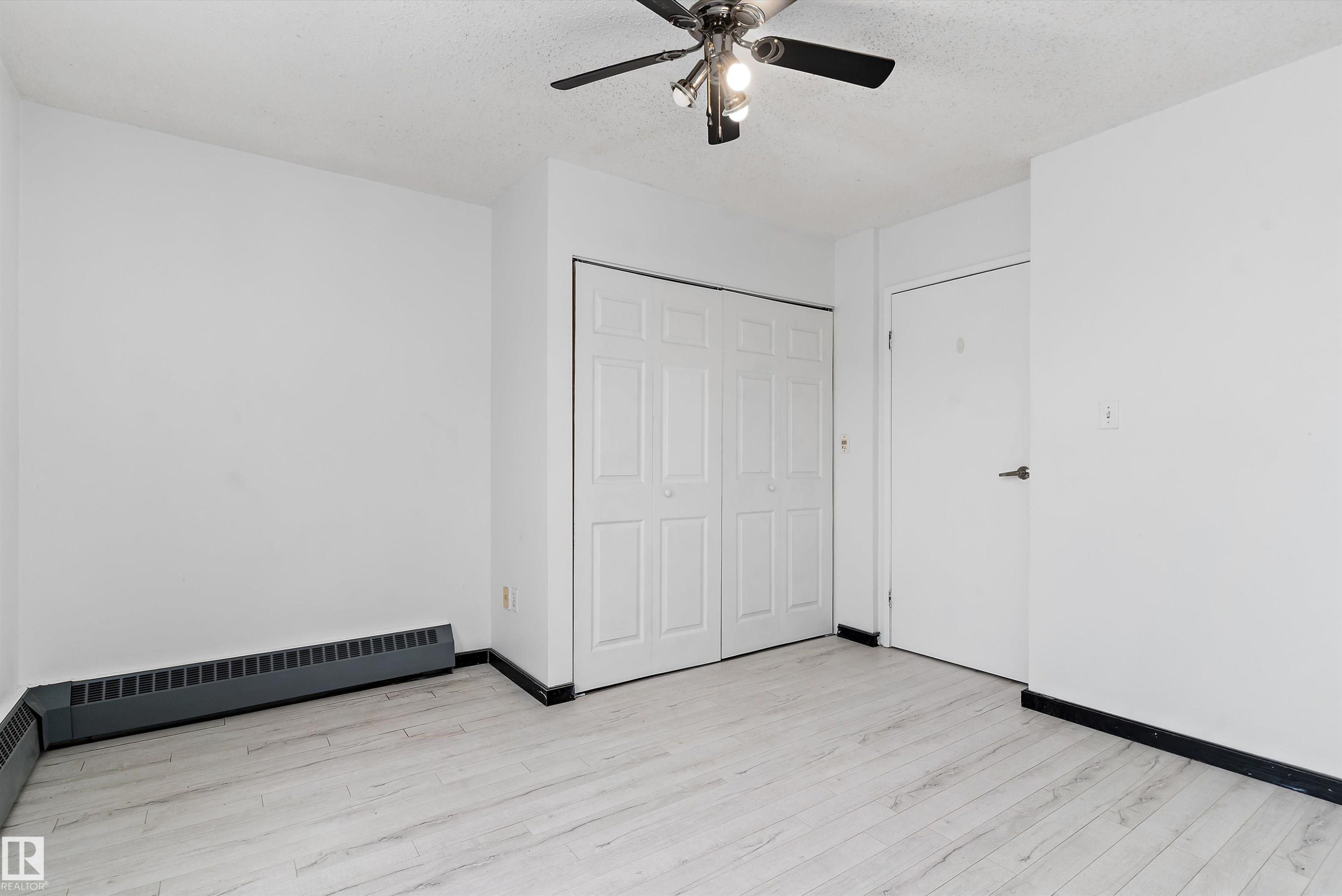 #420 6720 158 Av Nw, Edmonton, AB - Indoor Photo Showing Other Room