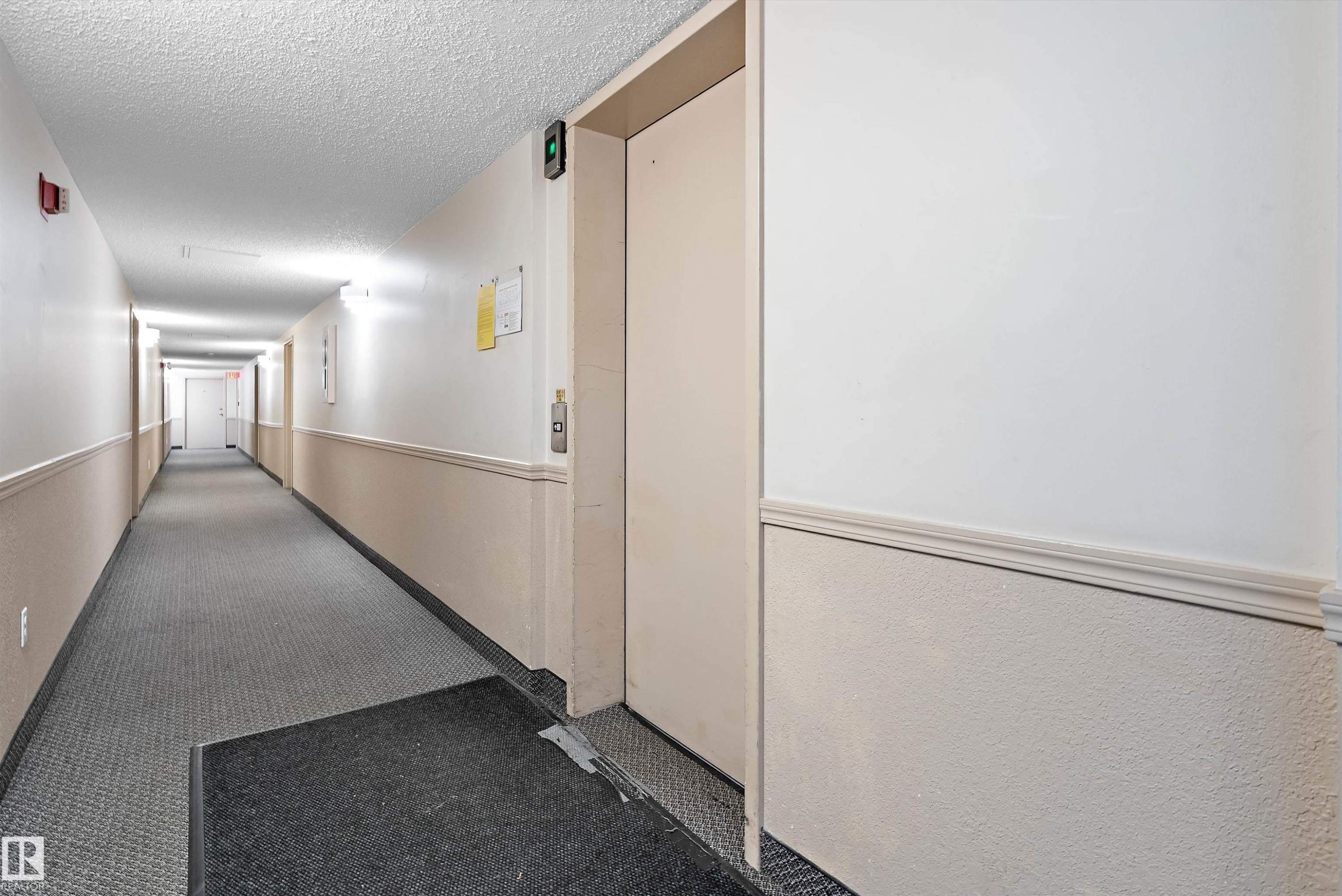 #420 6720 158 Av Nw, Edmonton, AB - Indoor Photo Showing Other Room