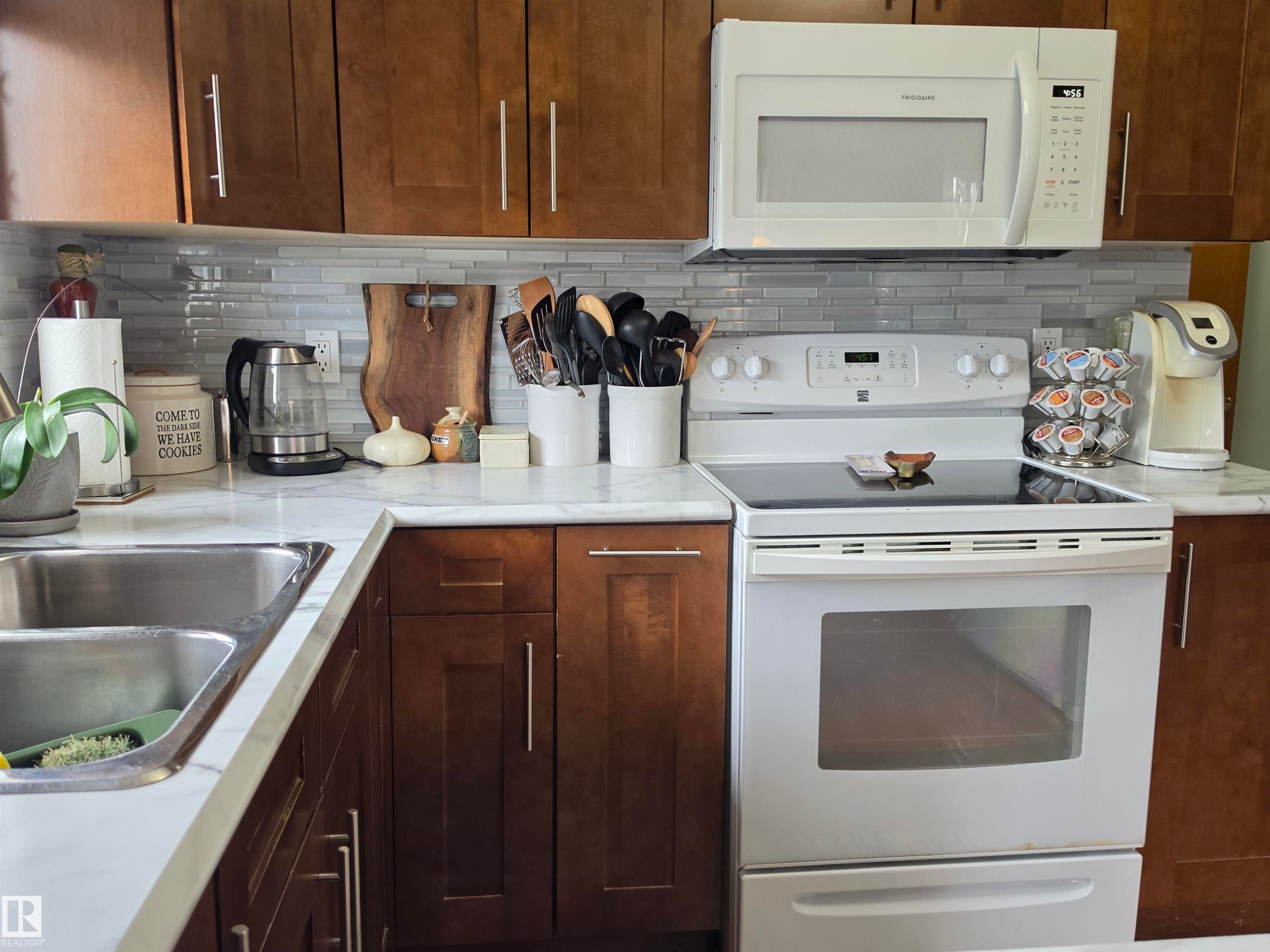 4606 54 Avenue, Two Hills, AB