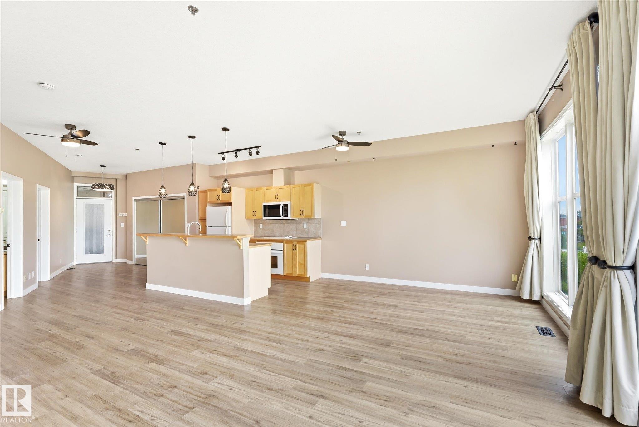 209 4835 104A Street Nw, Edmonton, AB