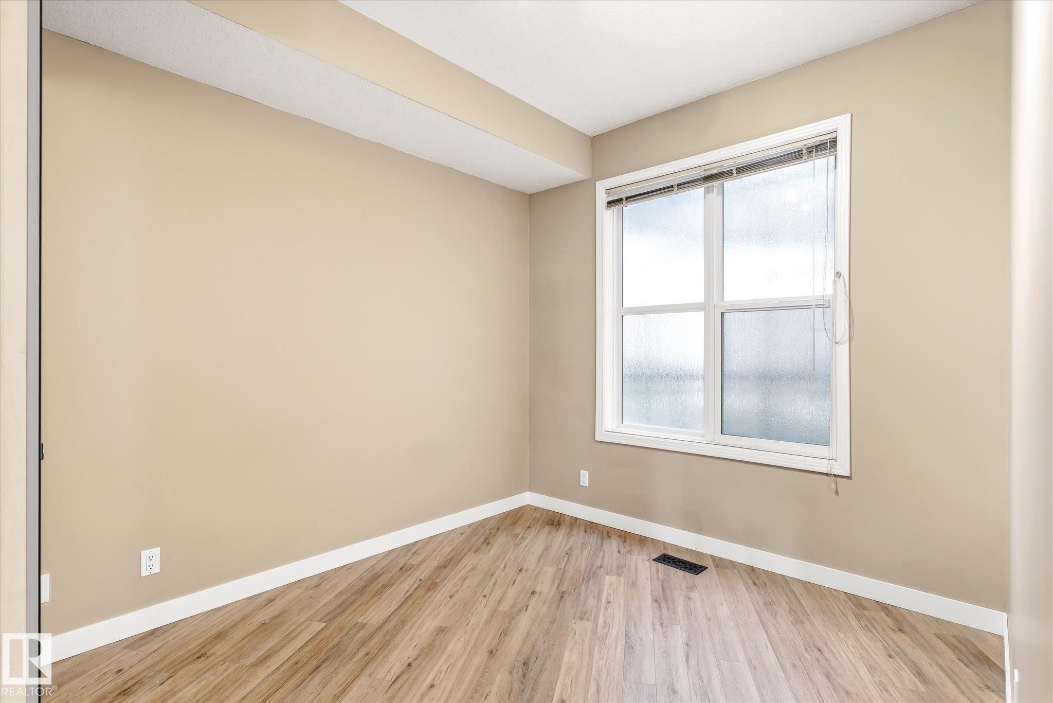209 4835 104A Street Nw, Edmonton, AB