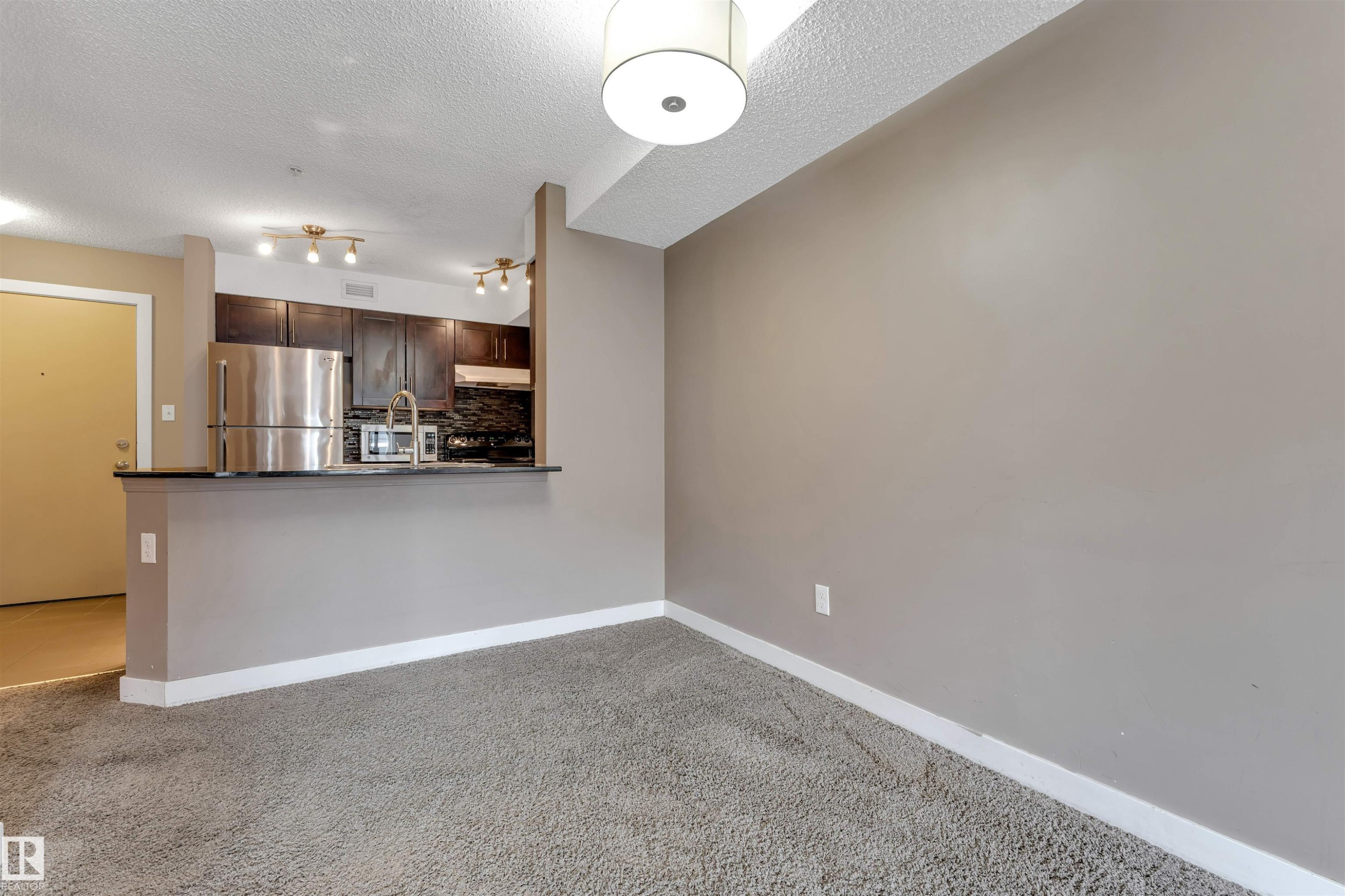 #209 11812 22 Av Sw Sw, Edmonton, AB - Indoor Photo Showing Kitchen