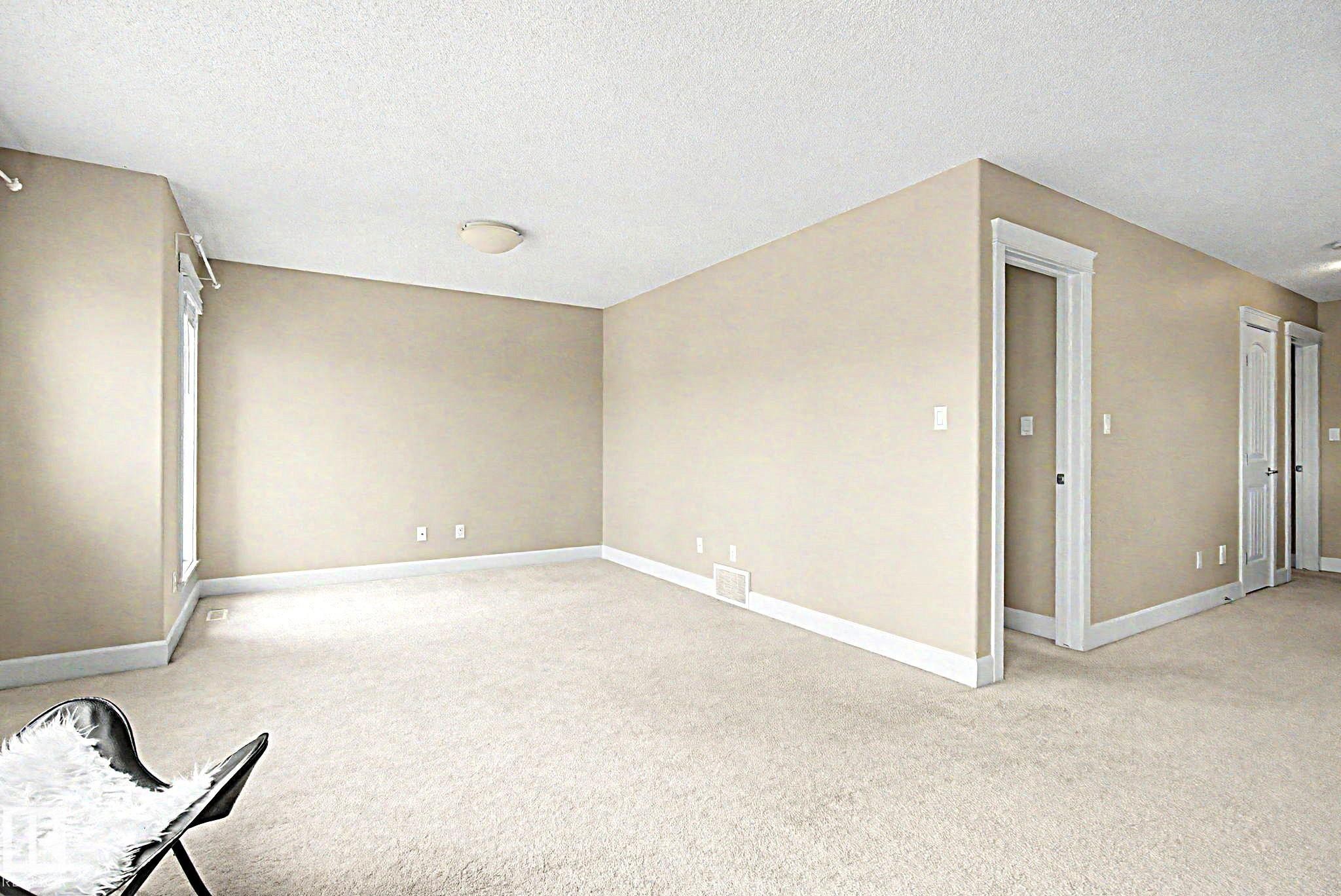 1932 67 Street, Edmonton, AB - Indoor Photo Showing Other Room