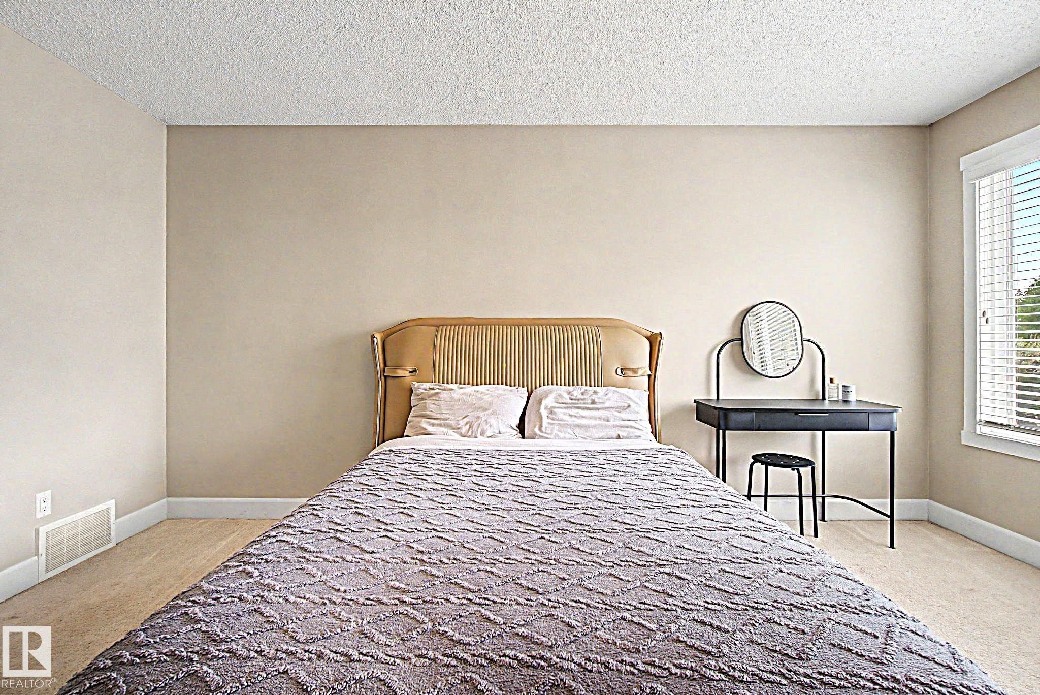 1932 67 Street, Edmonton, AB - Indoor Photo Showing Bedroom