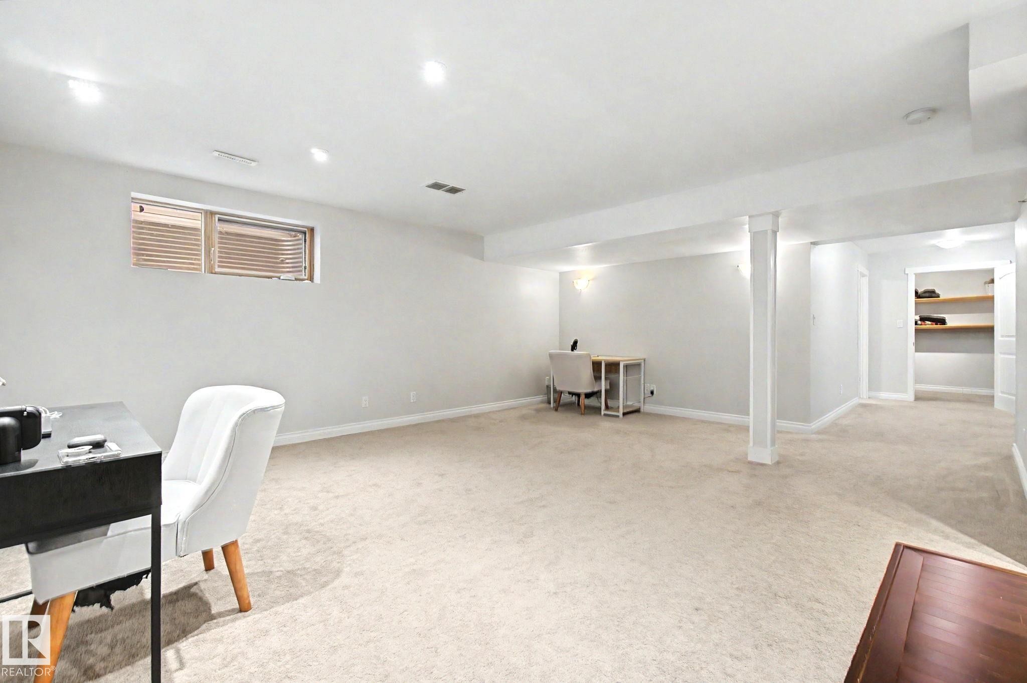 1932 67 Street, Edmonton, AB - Indoor