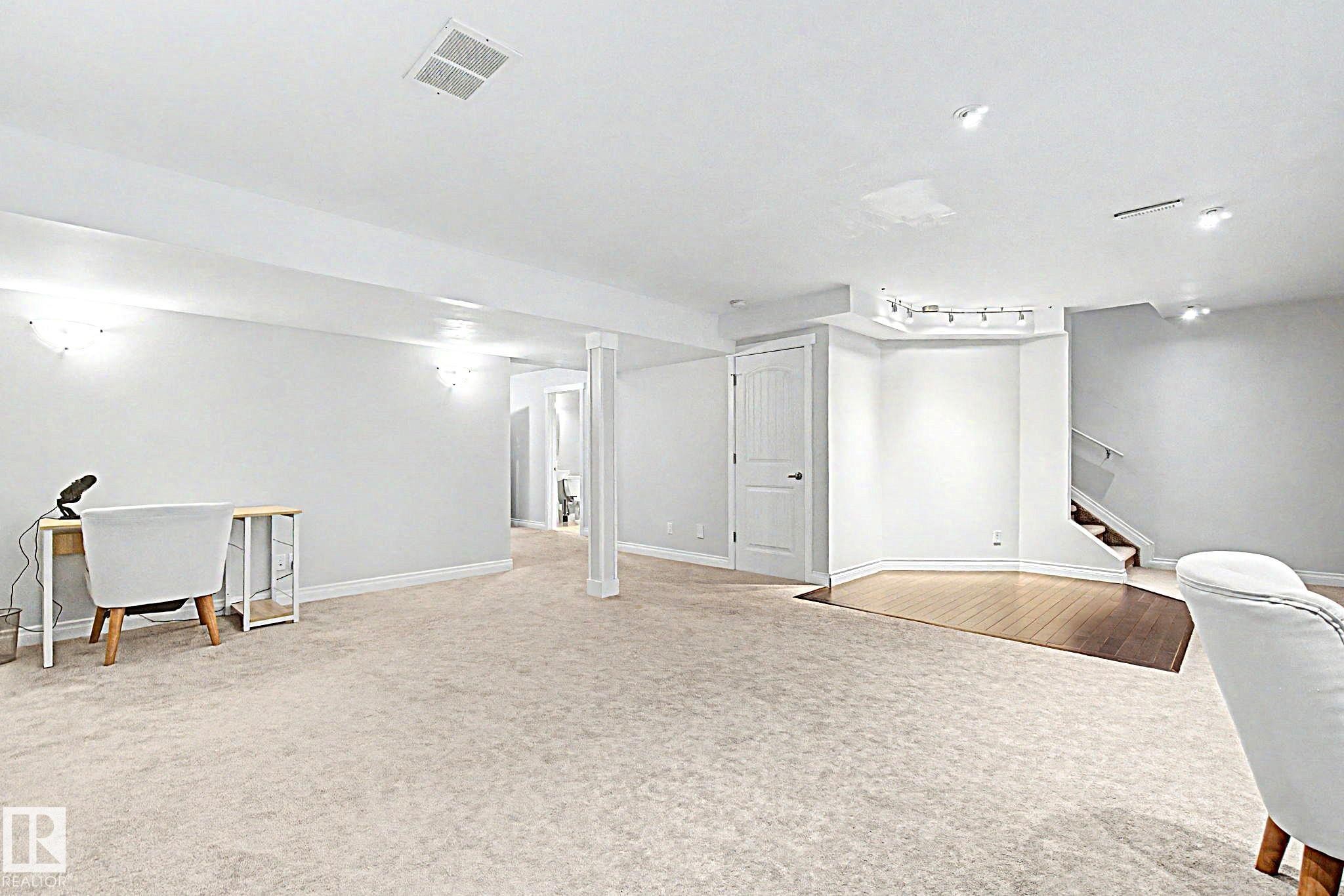 1932 67 Street, Edmonton, AB - Indoor Photo Showing Other Room