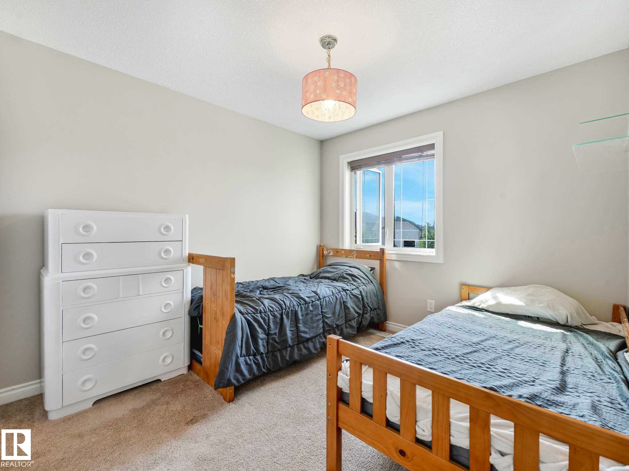16124 10 Avenue, Edmonton, AB