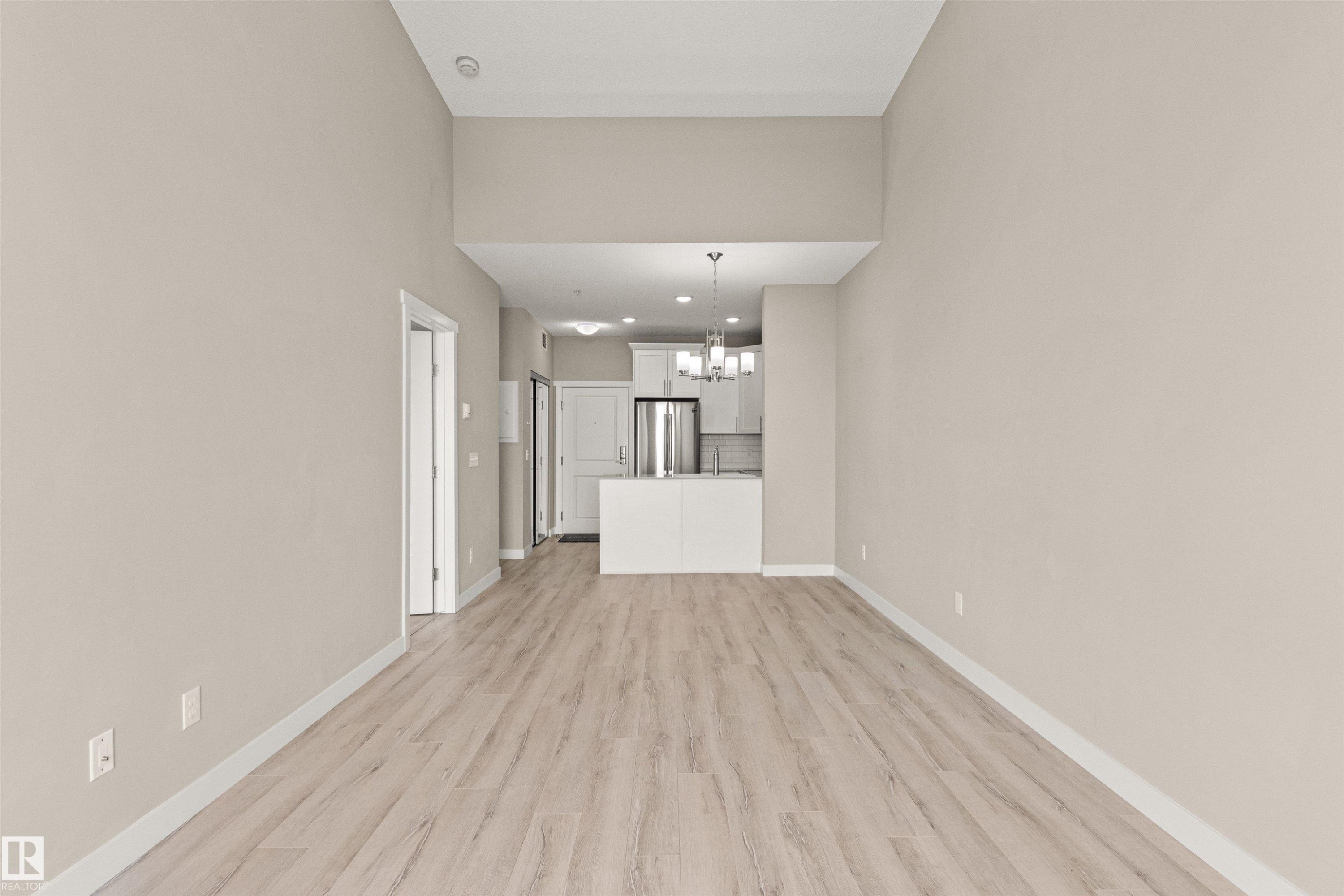 412 12804 140 Avenue, Edmonton, AB - Indoor Photo Showing Other Room