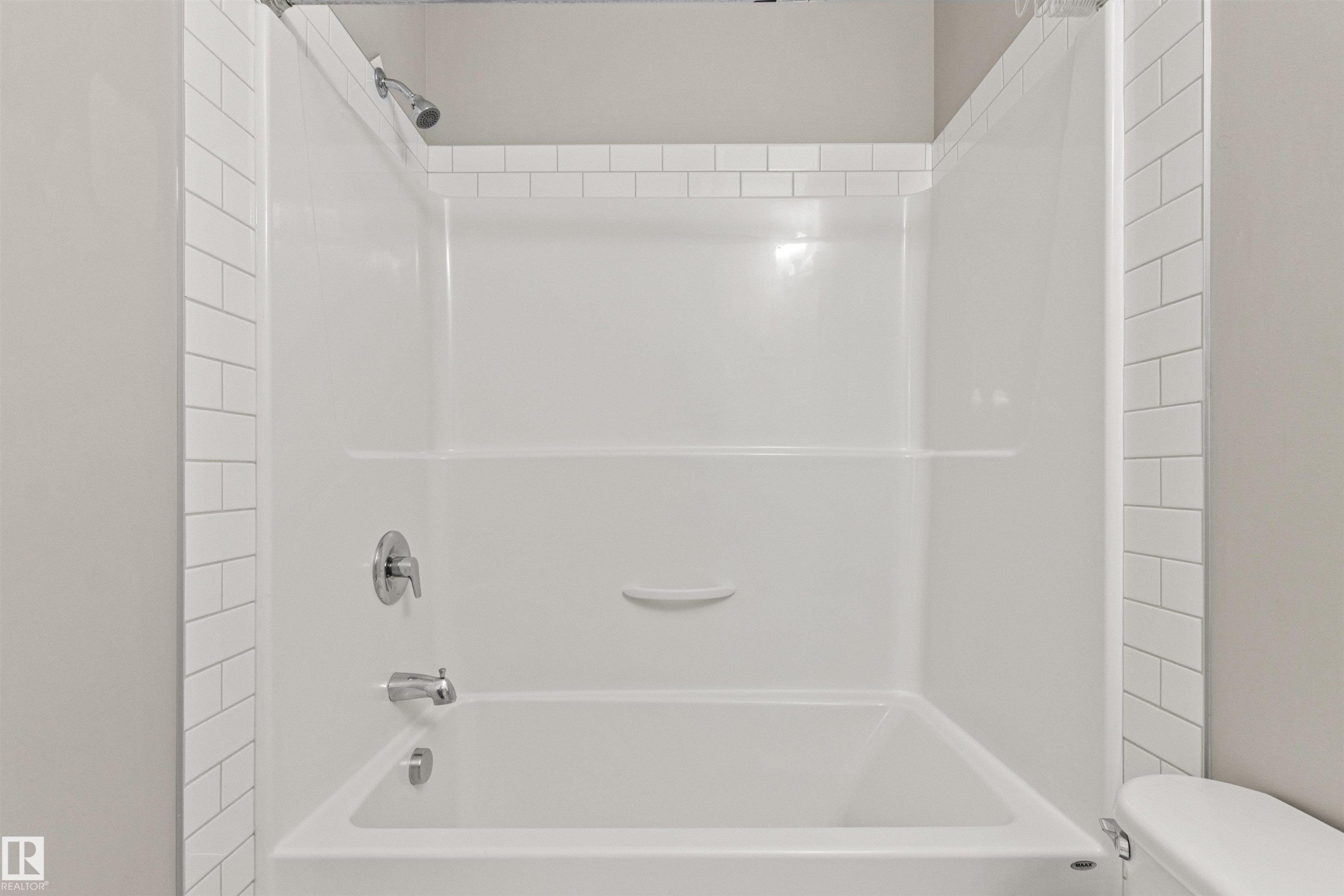 412 12804 140 Avenue, Edmonton, AB - Indoor Photo Showing Bathroom