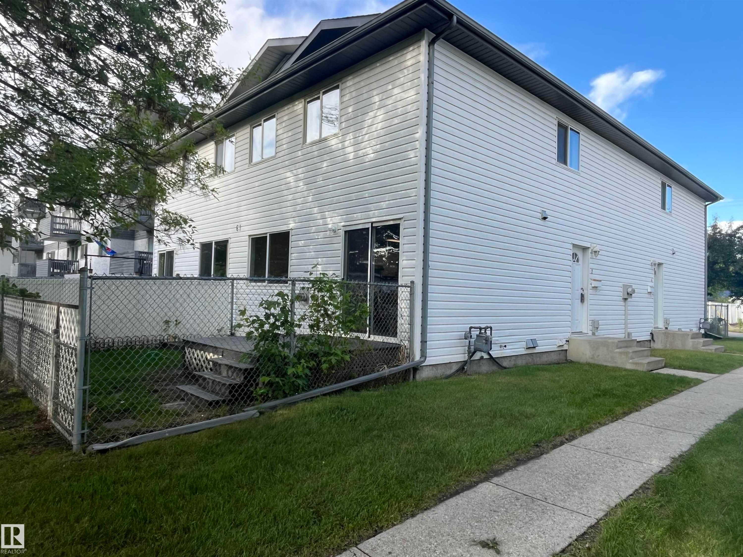2 61 Michigan Street, Devon, AB