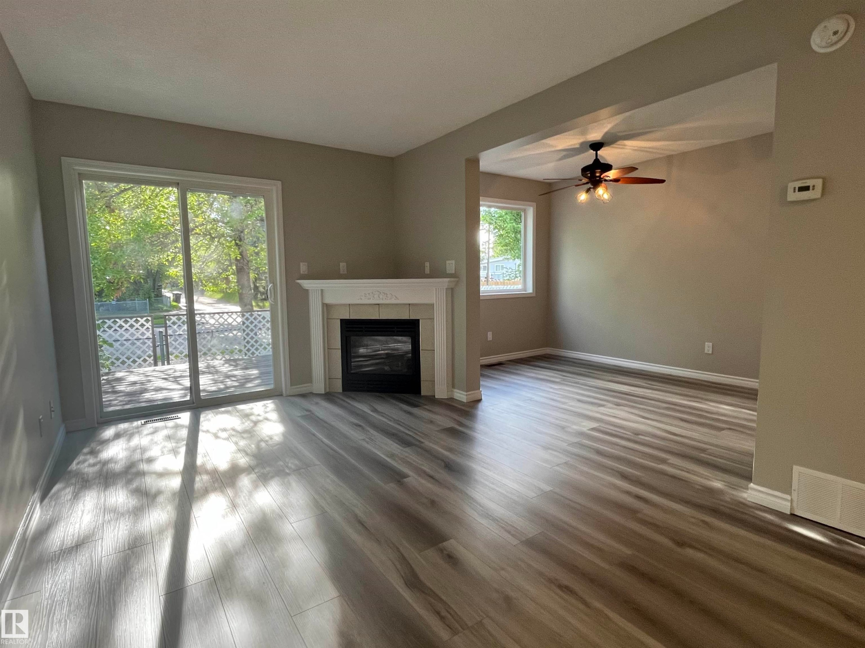 2 61 Michigan Street, Devon, AB