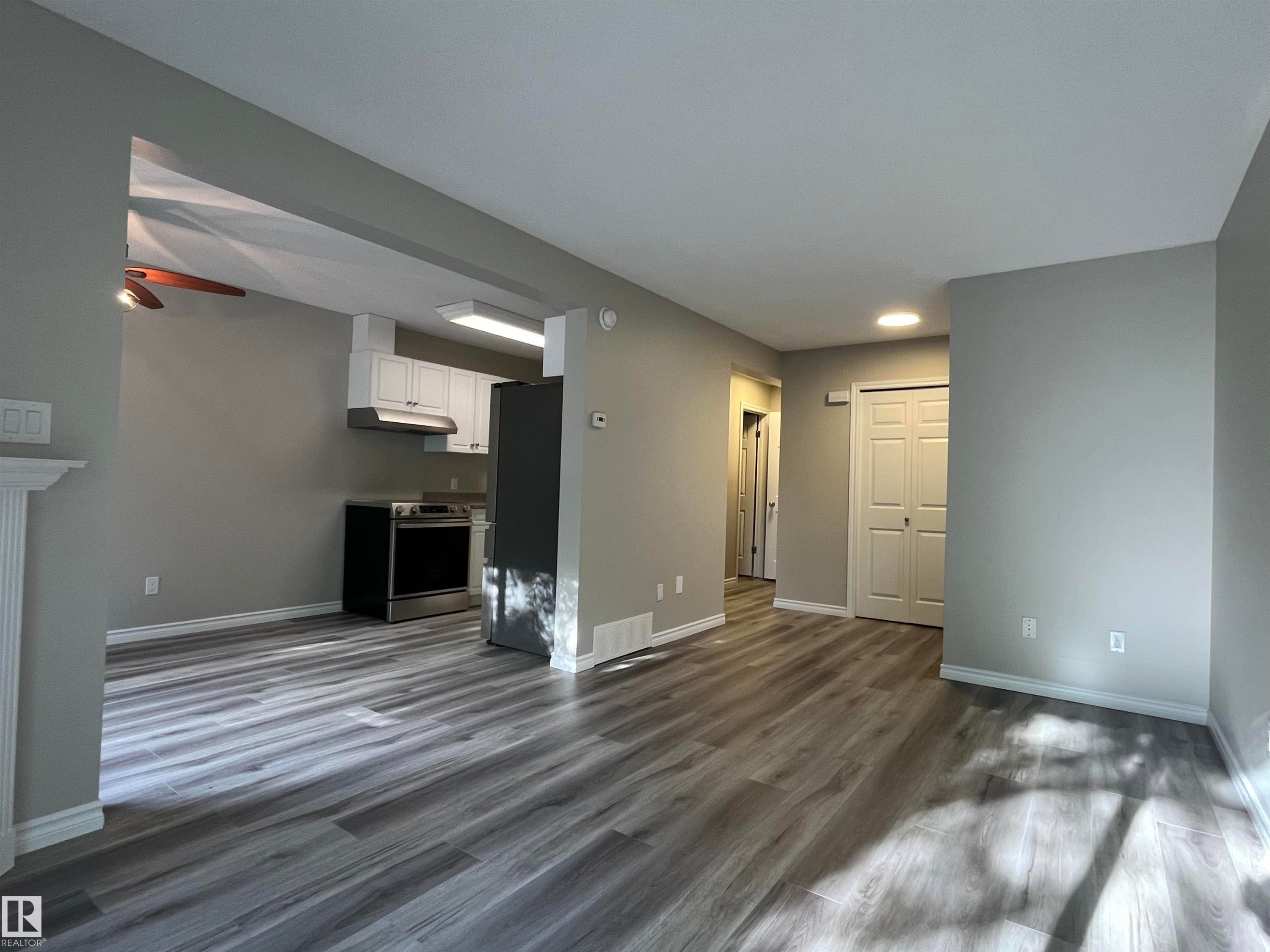 2 61 Michigan Street, Devon, AB