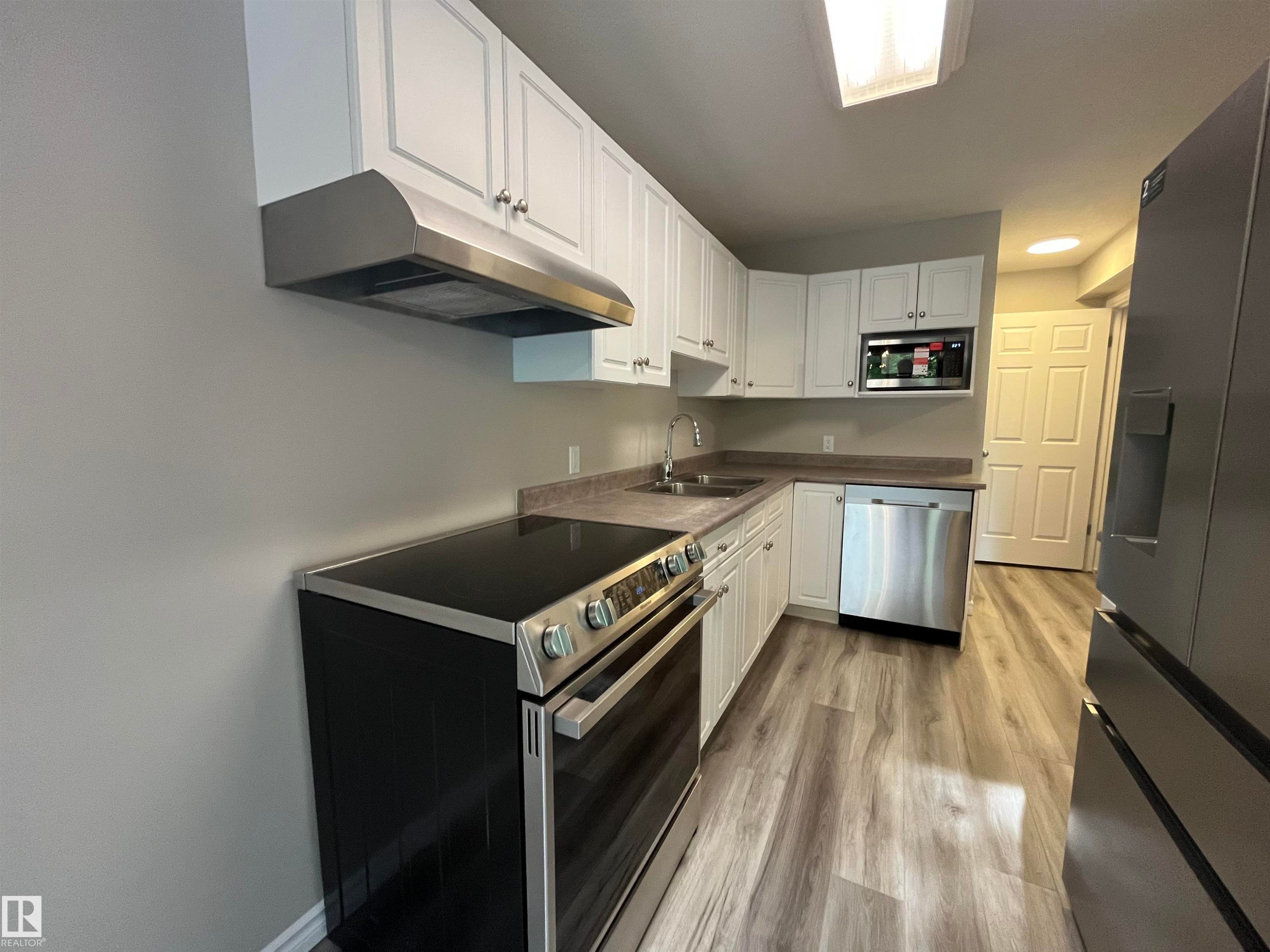 2 61 Michigan Street, Devon, AB
