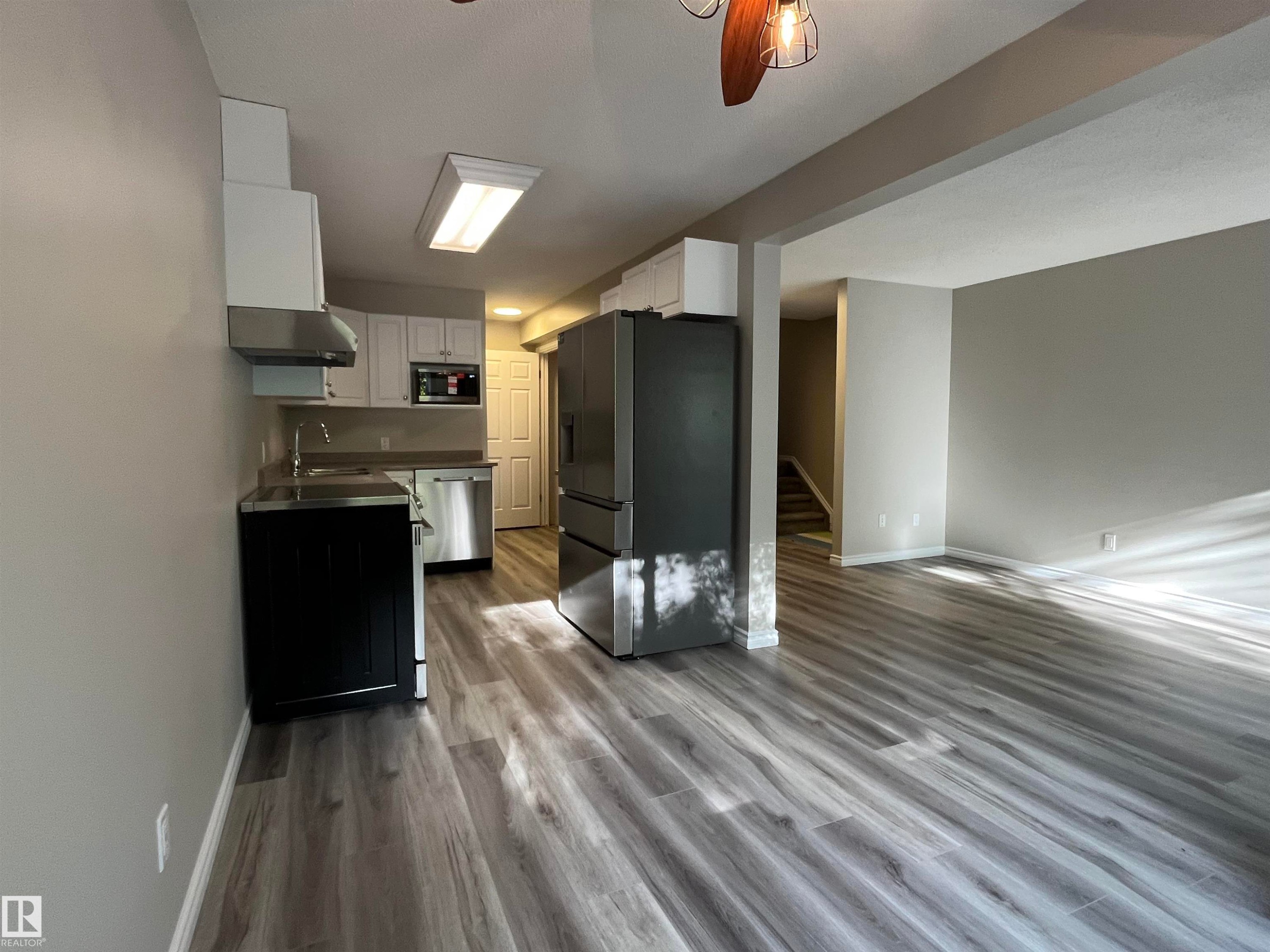 2 61 Michigan Street, Devon, AB