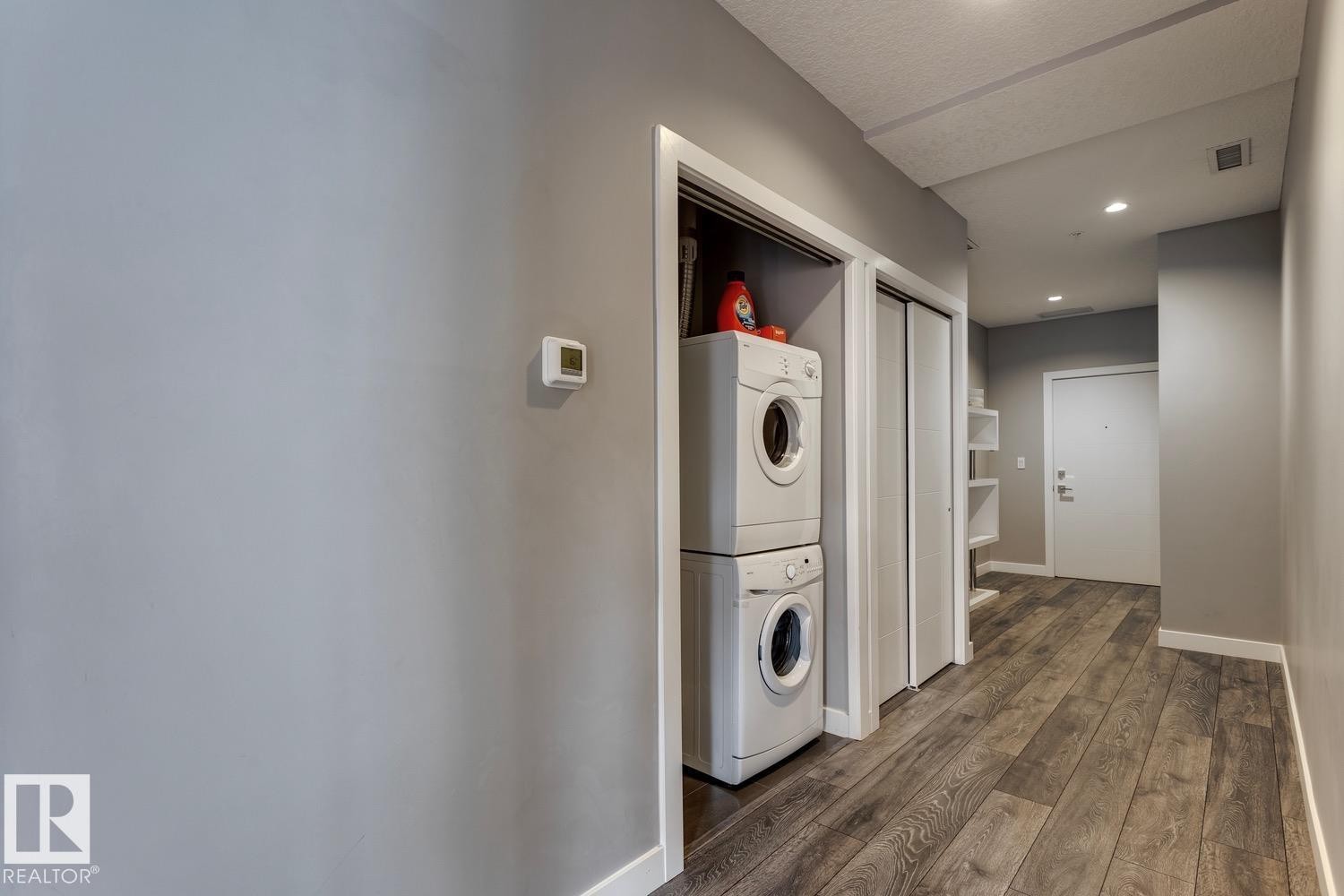 401 10238 103 Street, Edmonton, AB - Indoor Photo Showing Laundry Room