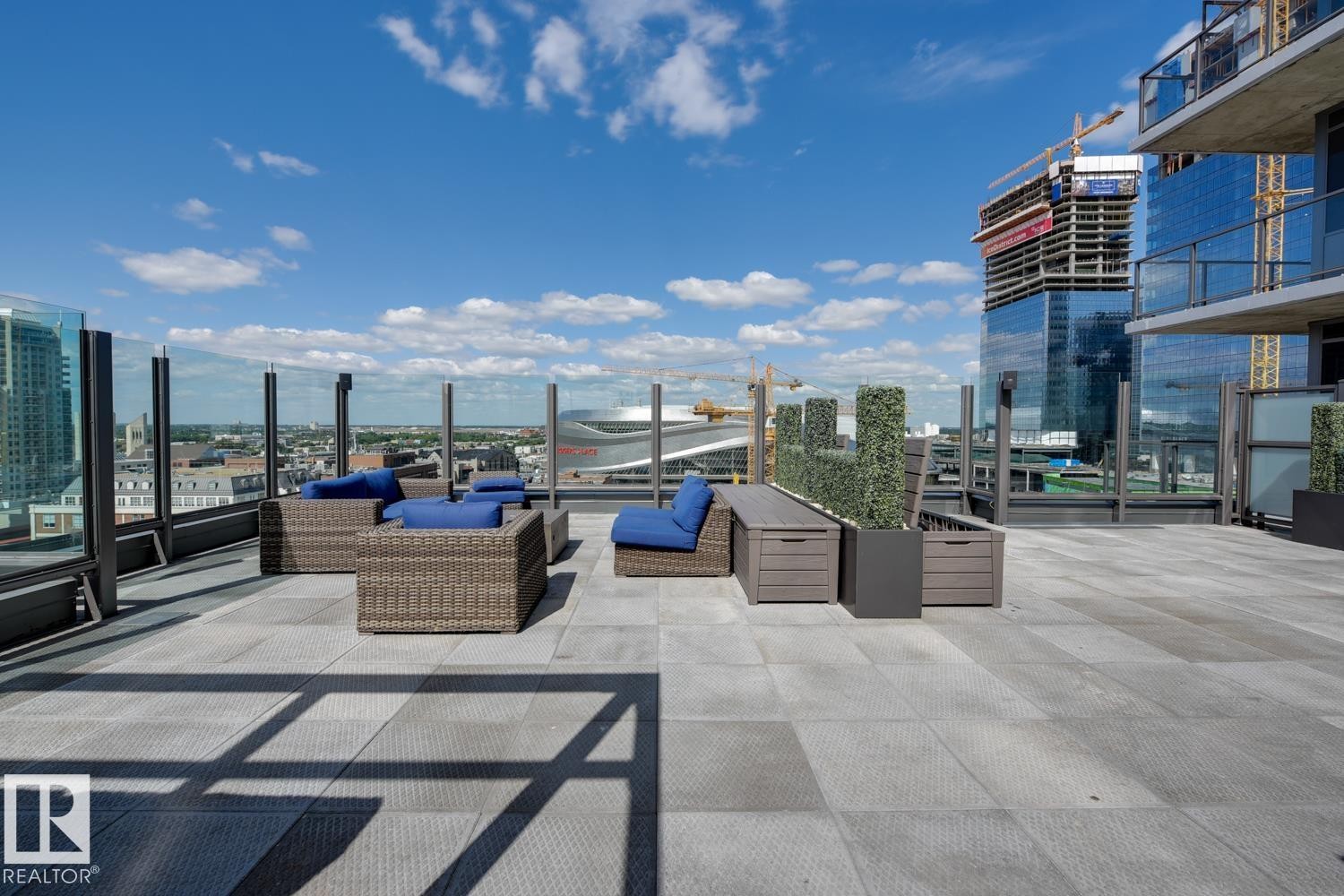 401 10238 103 Street, Edmonton, AB - Outdoor