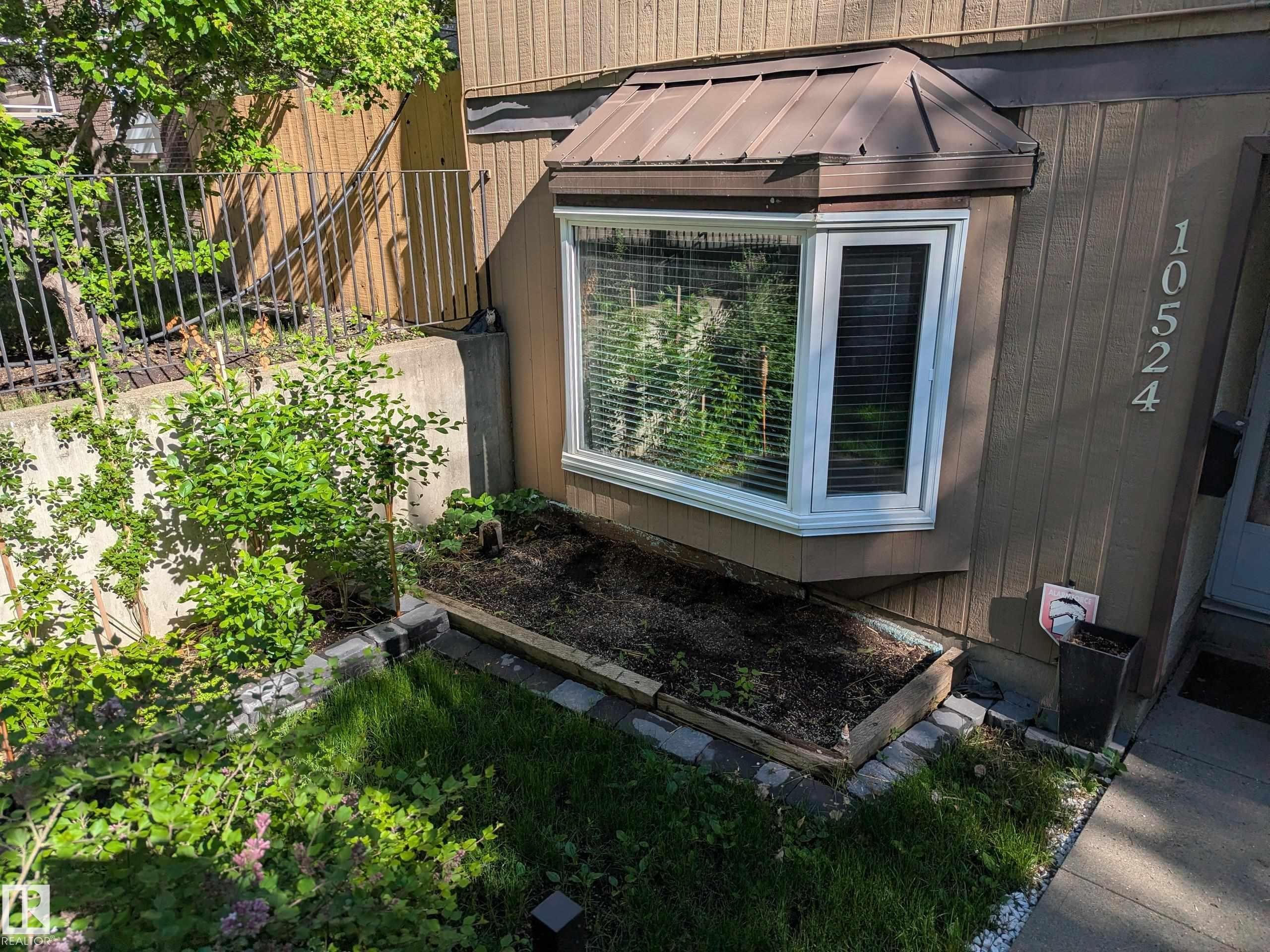 10524 84 Avenue Nw, Edmonton, AB - Outdoor