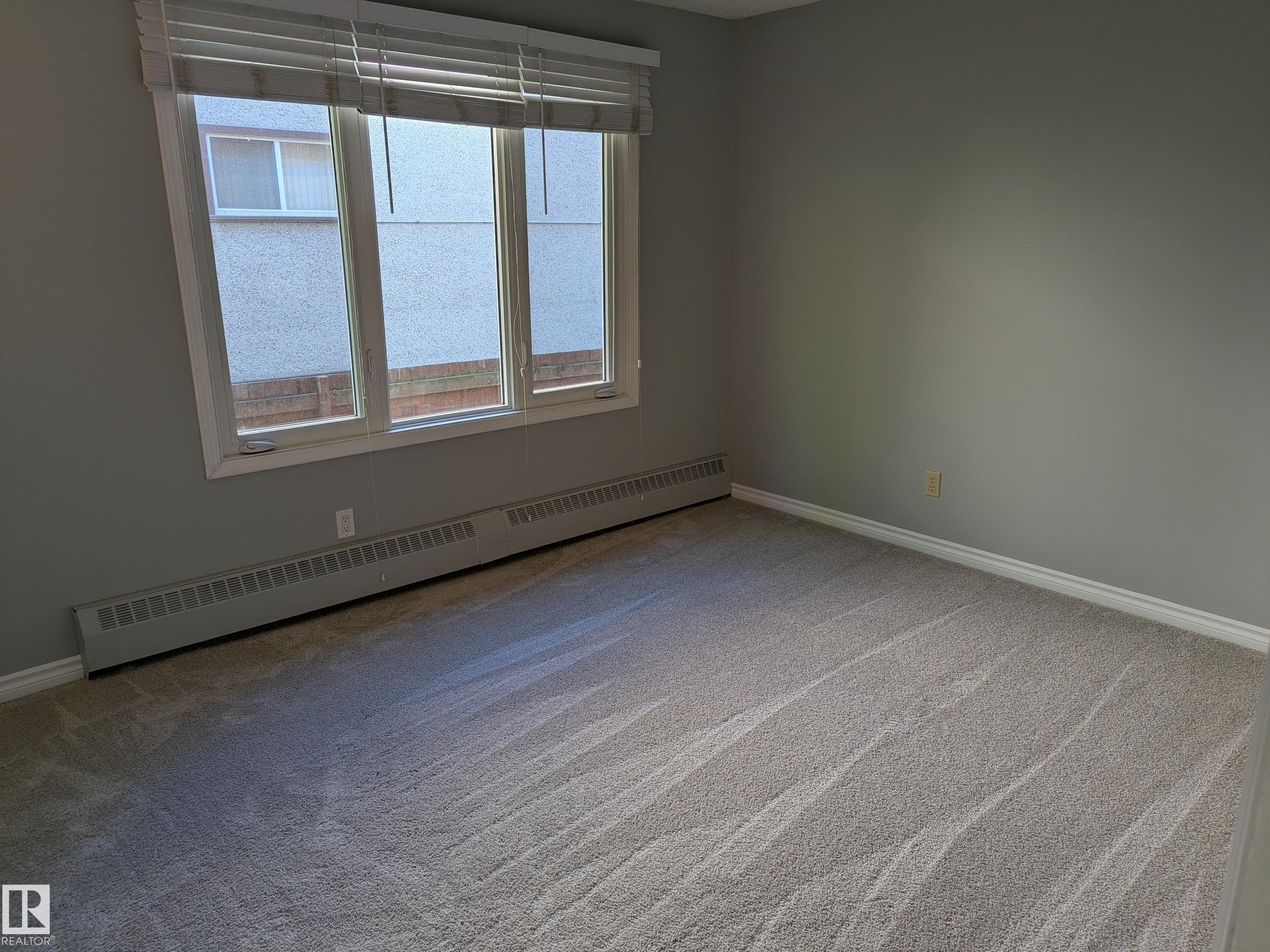 10524 84 Avenue Nw, Edmonton, AB - Indoor Photo Showing Other Room
