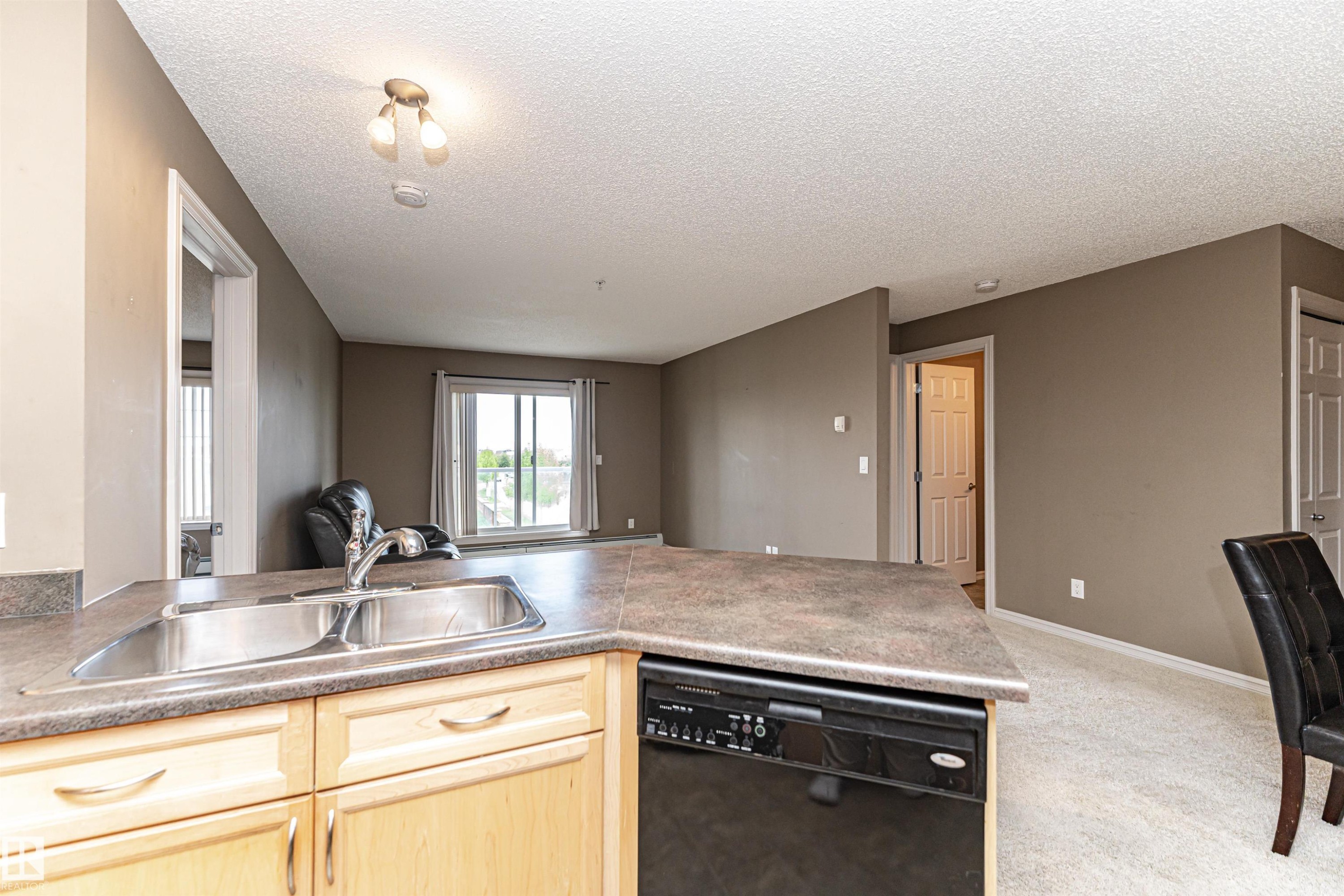 318 13830 150 Avenue, Edmonton, AB
